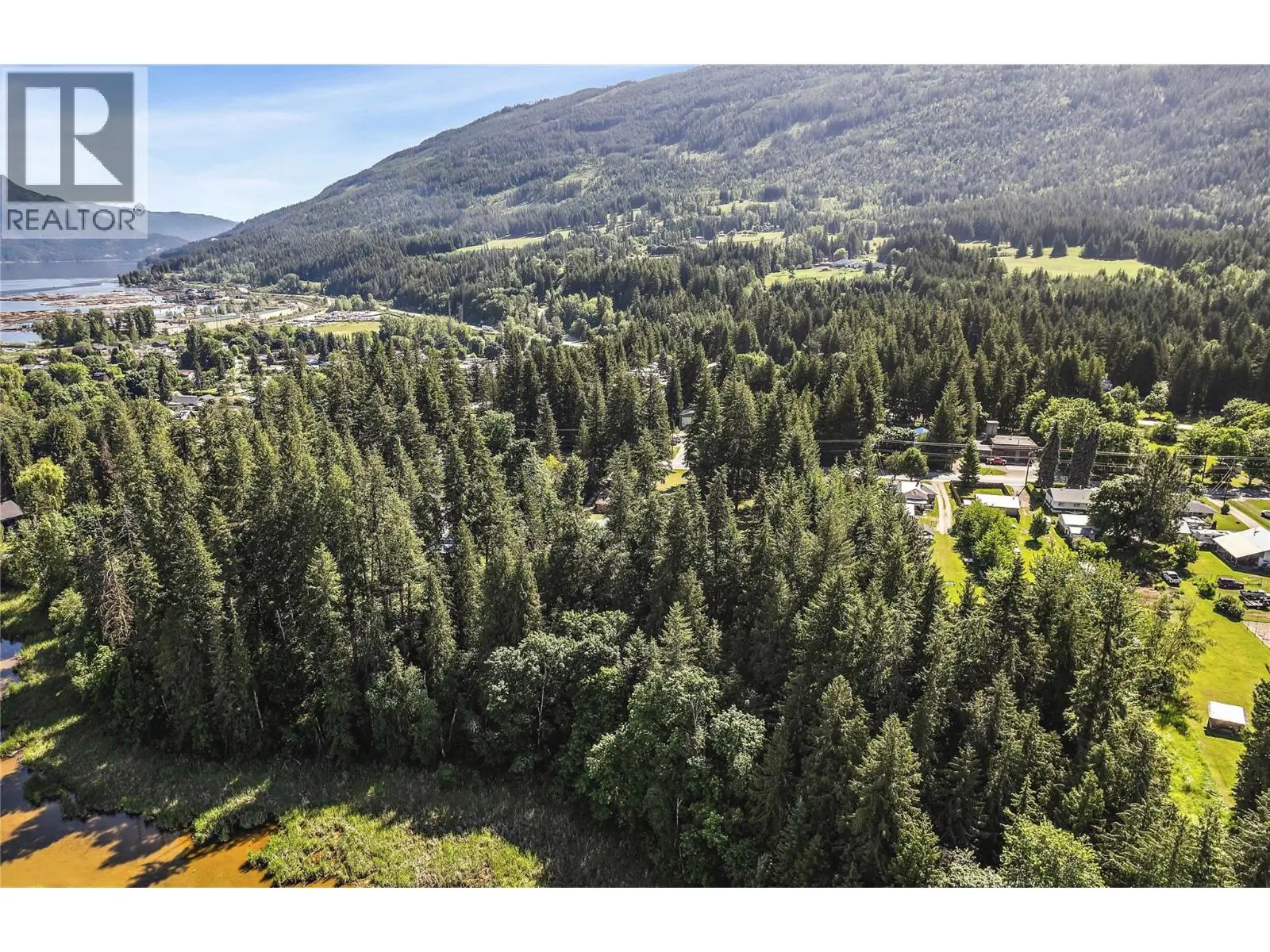 6641 50th Street Ne. Salmon Arm, British Columbia
