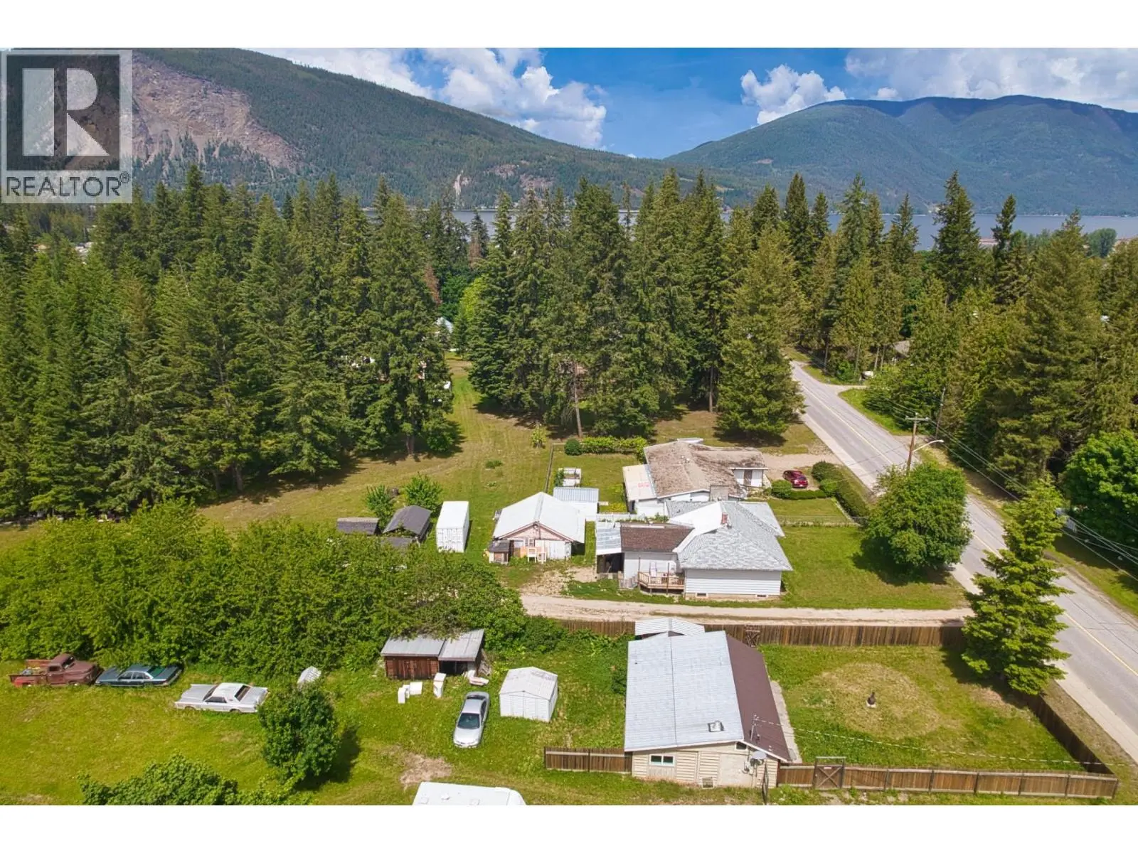 6641 50th Street Ne. Salmon Arm, British Columbia