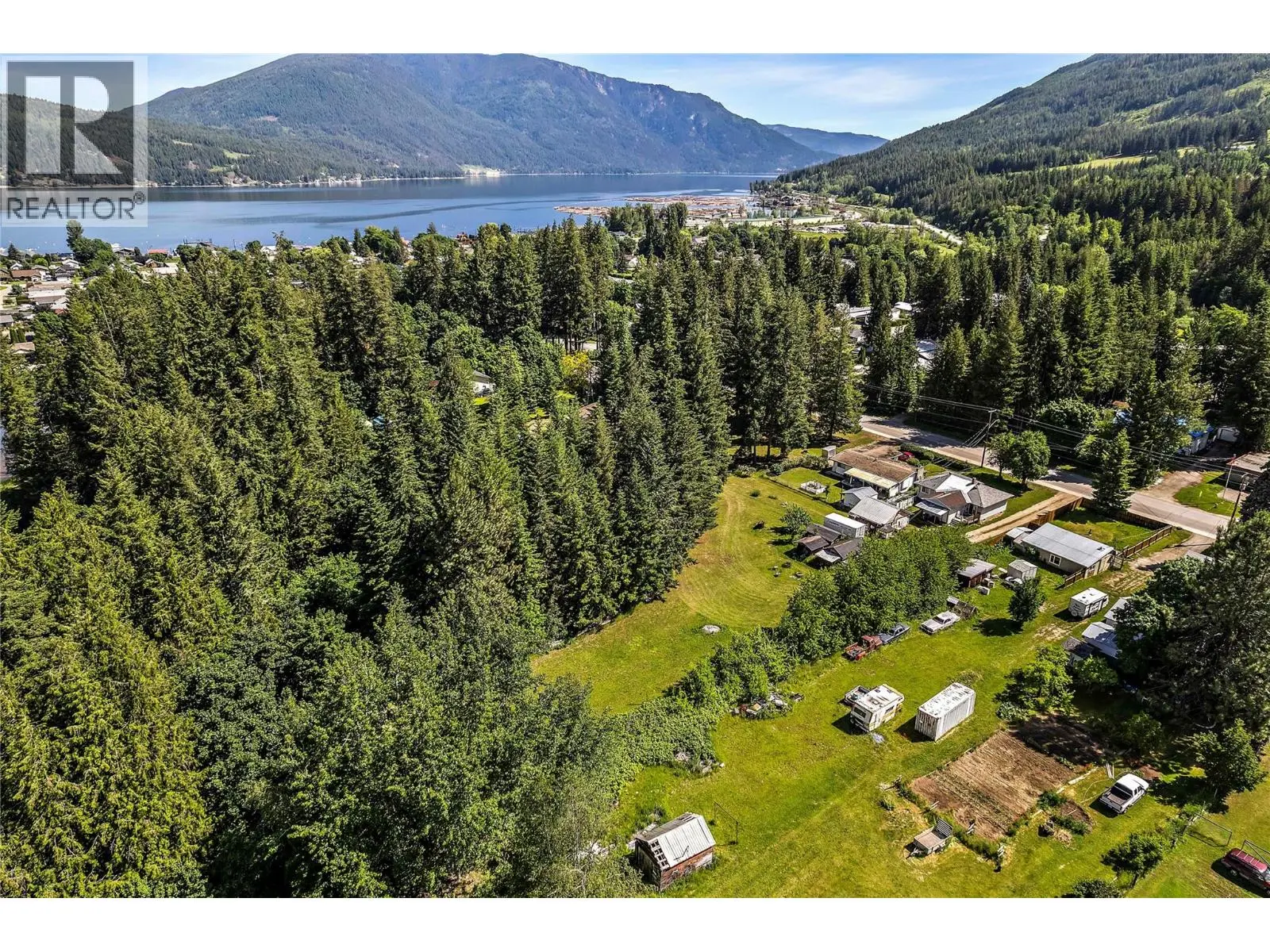 6641 50th Street Ne. Salmon Arm, British Columbia