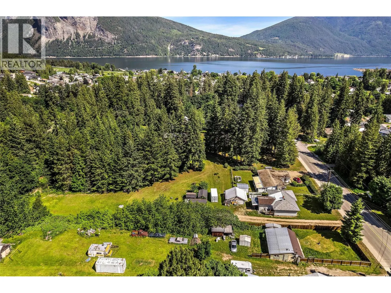 6721 50th Street Ne. Salmon Arm, British Columbia