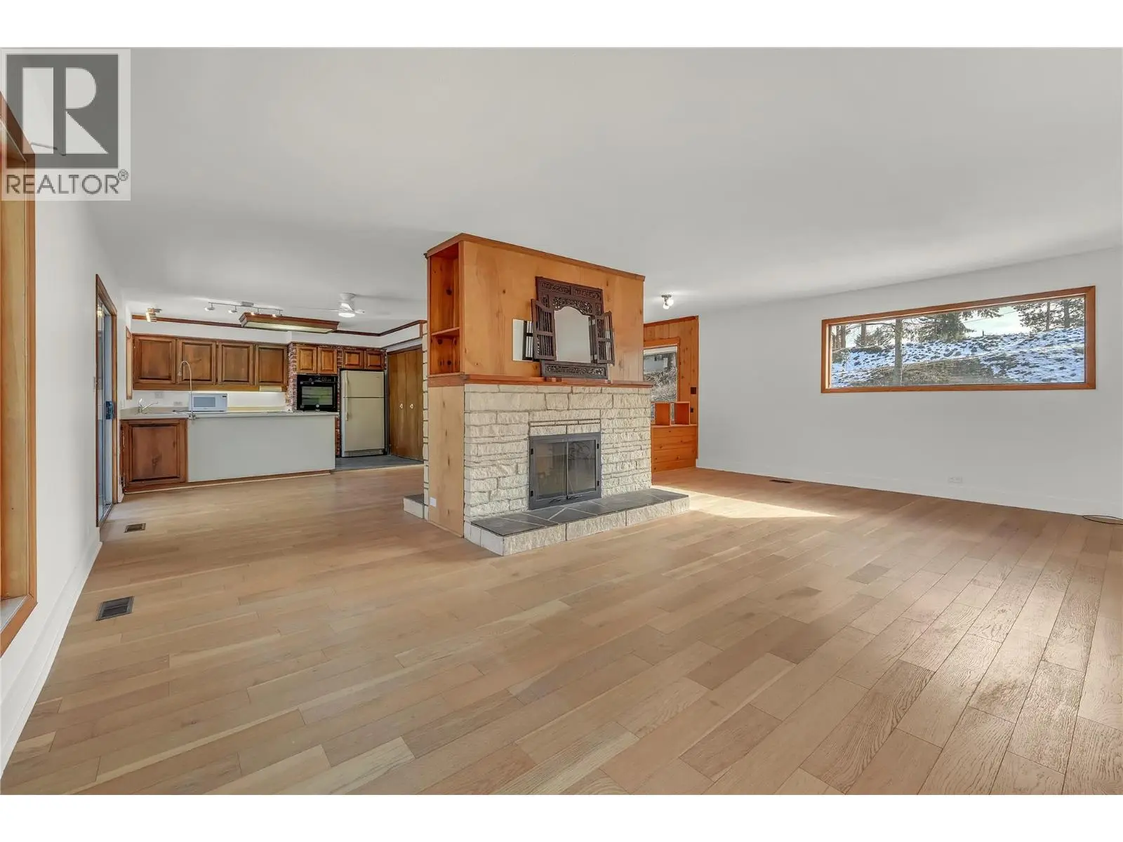 379 Mayne Avenue. Princeton, British Columbia