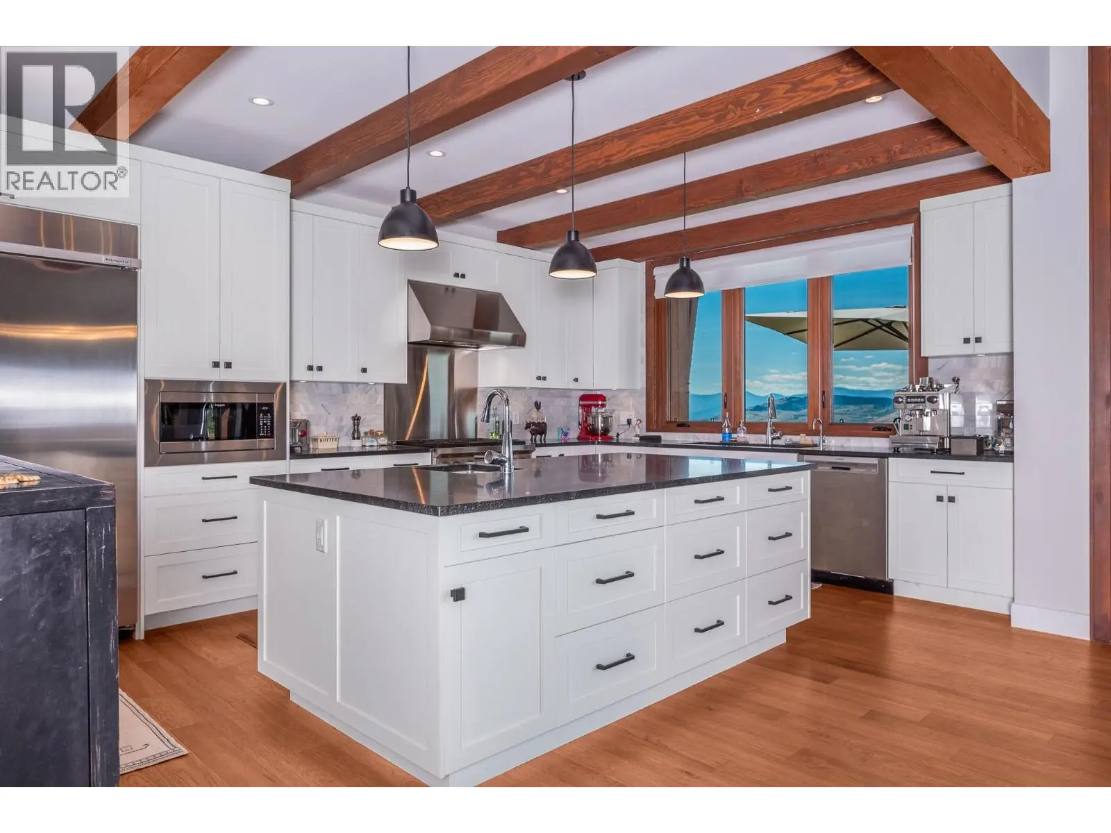 7212 Mountridge Place. Vernon, British Columbia