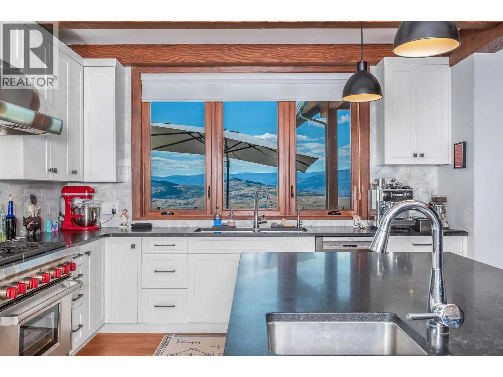7212 Mountridge Place. Vernon, British Columbia