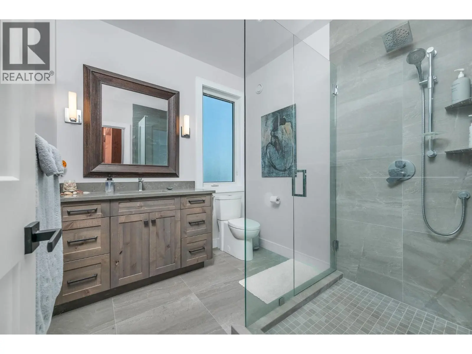 7212 Mountridge Place. Vernon, British Columbia