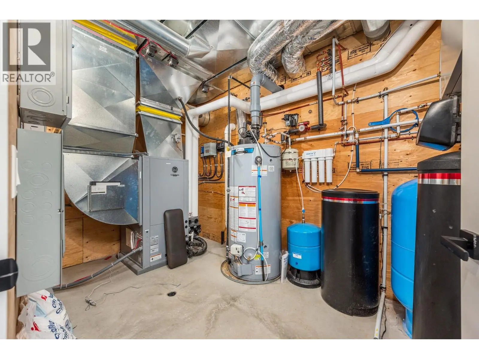 7212 Mountridge Place. Vernon, British Columbia