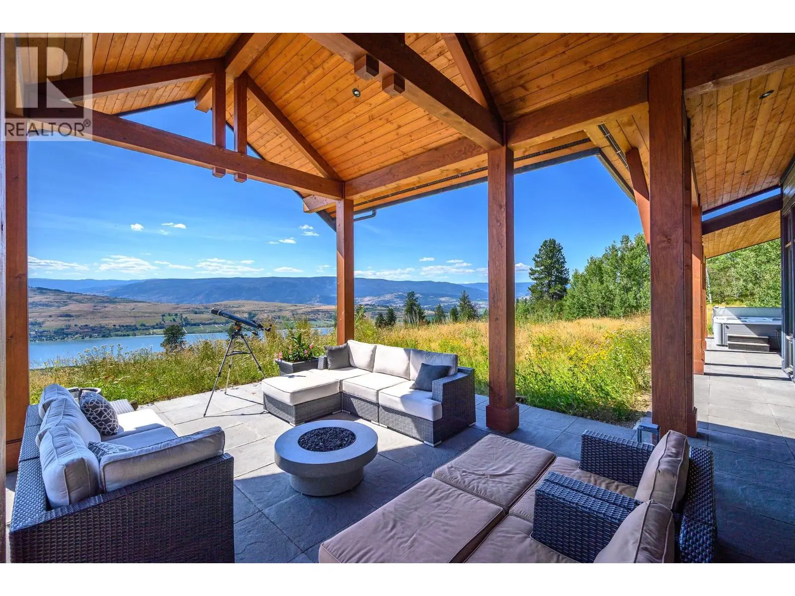 7212 Mountridge Place. Vernon, British Columbia