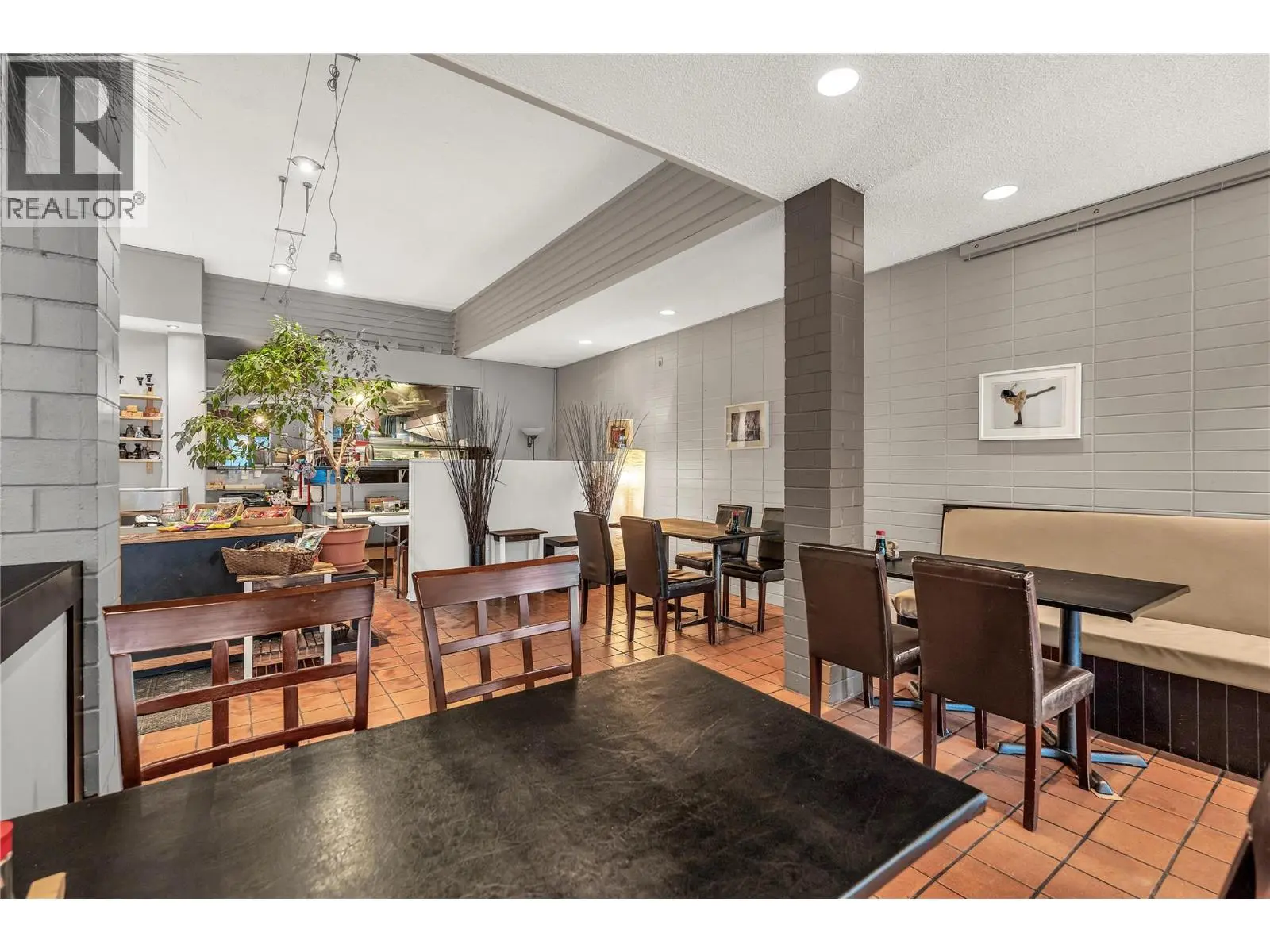 9917 Main Street. Summerland, British Columbia