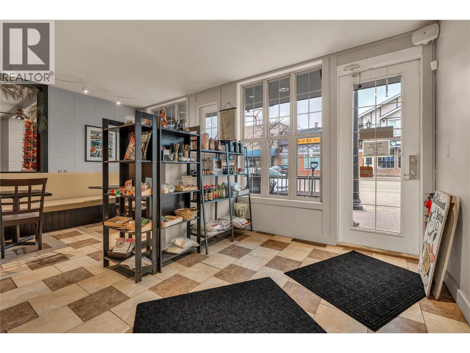 9917 Main Street. Summerland, British Columbia