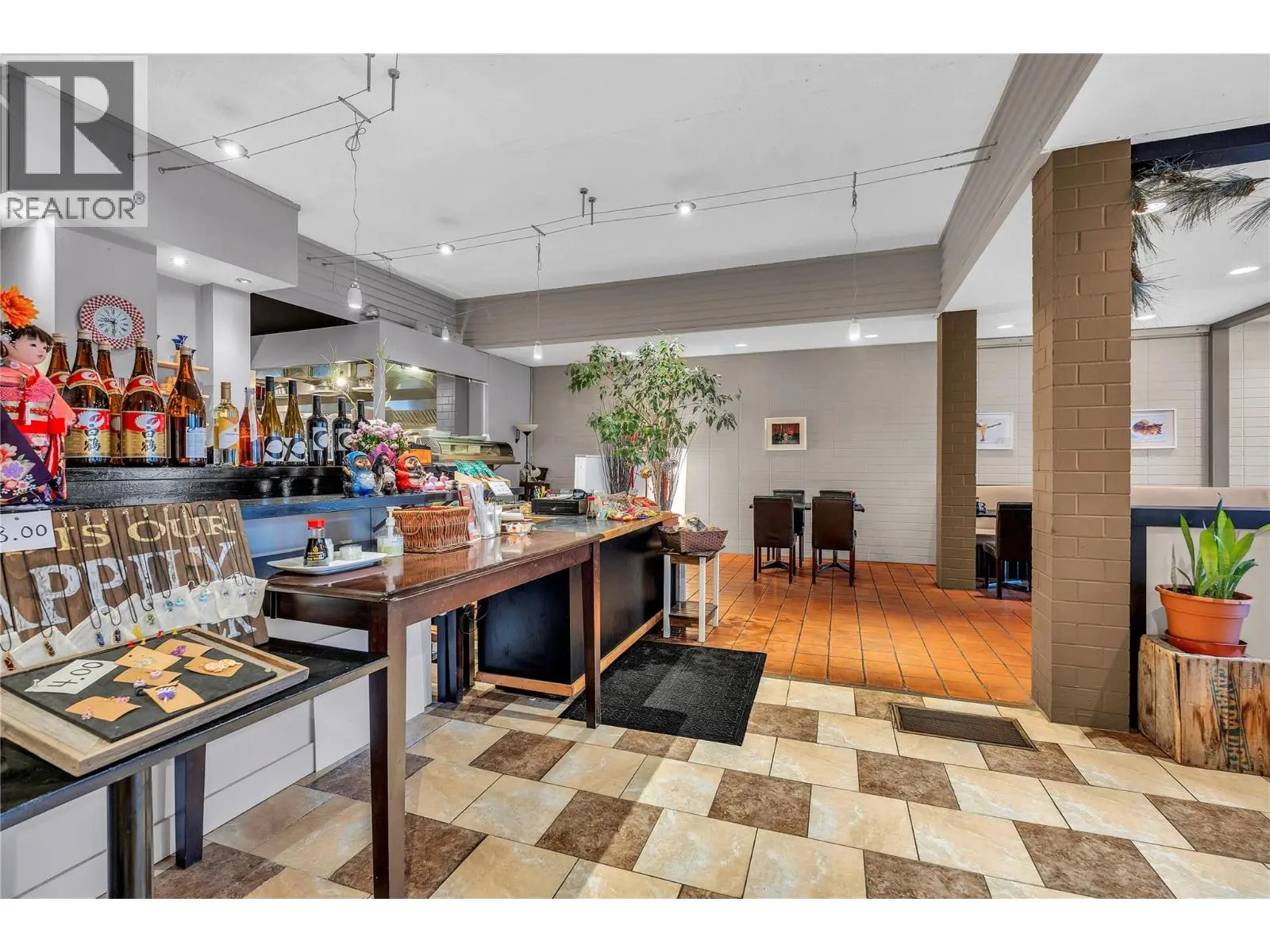 9917 Main Street. Summerland, British Columbia