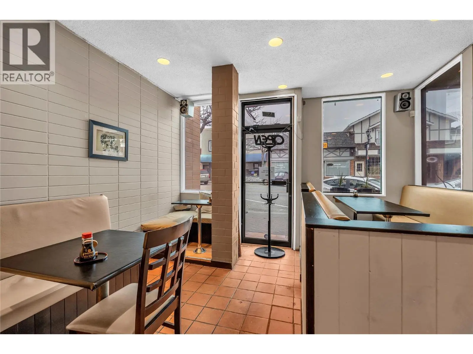 9917 Main Street. Summerland, British Columbia
