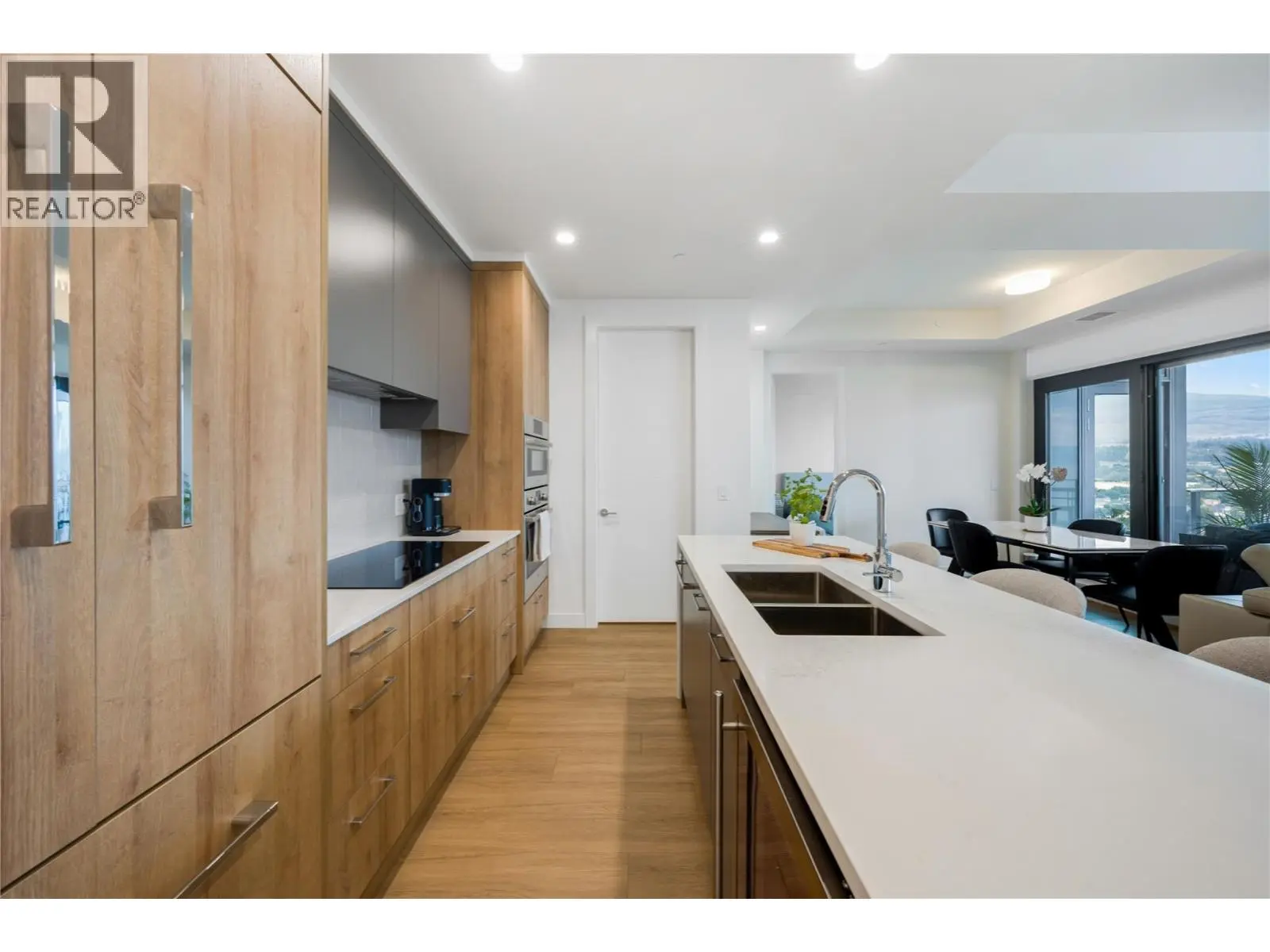3699 Capozzi Road Unit# Ph3. Kelowna, British Columbia