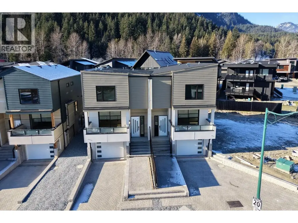 1002 Phare Crescent, Pemberton