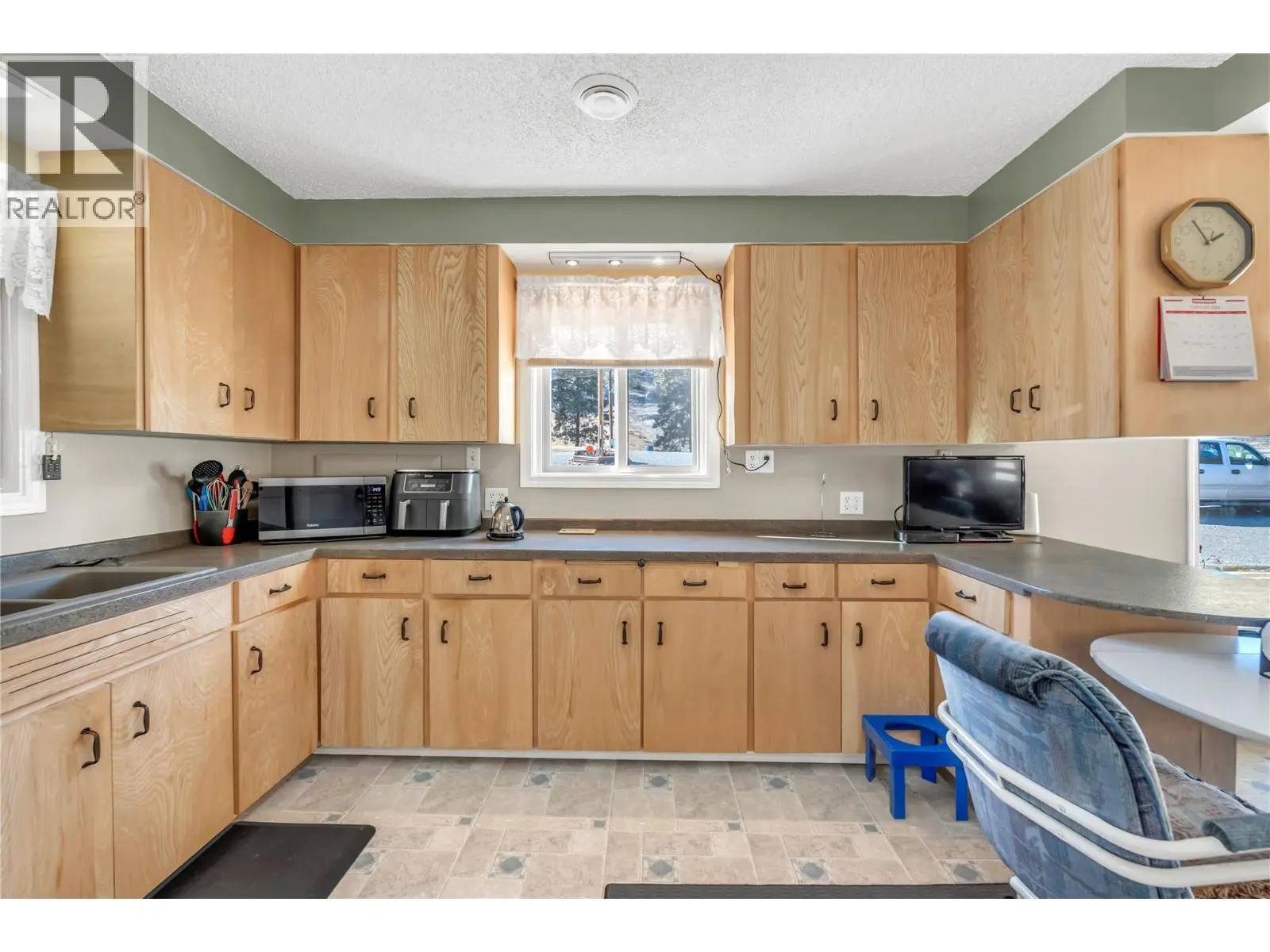 5615 Simpson Road. Summerland, British Columbia