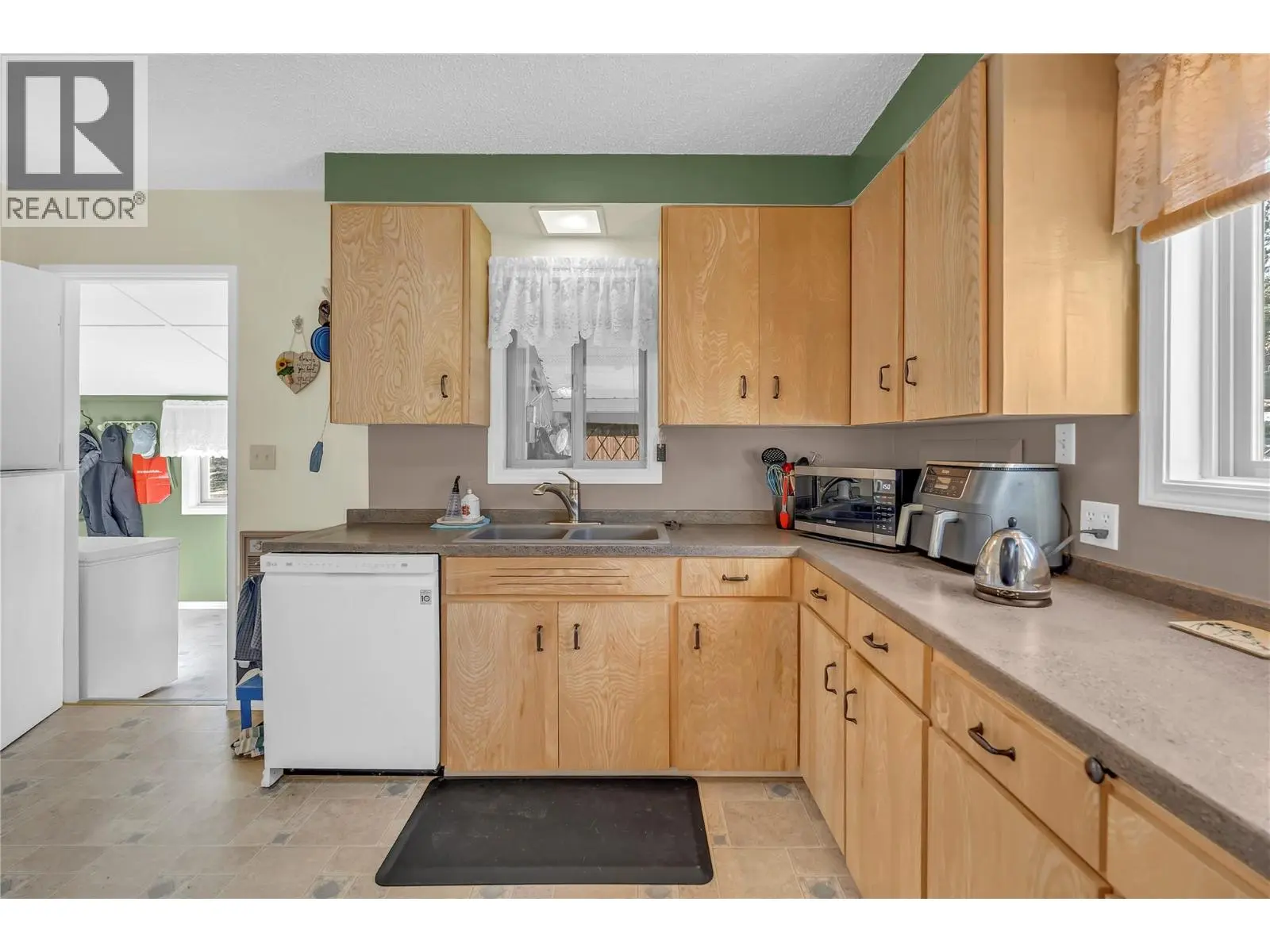 5615 Simpson Road. Summerland, British Columbia