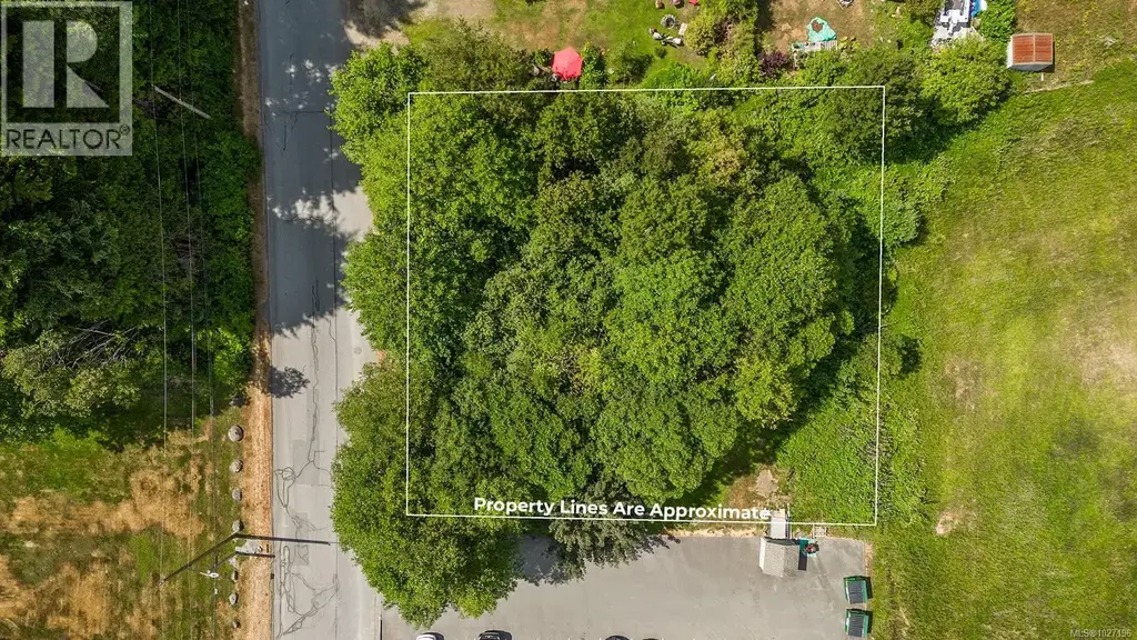 581 Macmillan Dr, Sayward