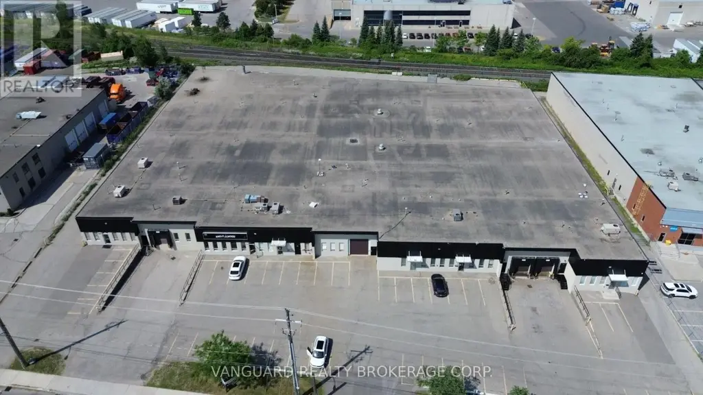 810 Flint Road, Toronto (York University Heights)