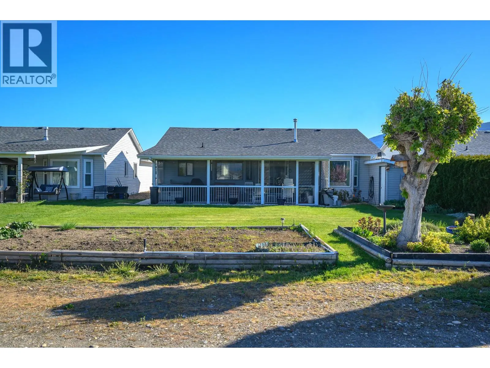833 8 Avenue. Vernon, British Columbia