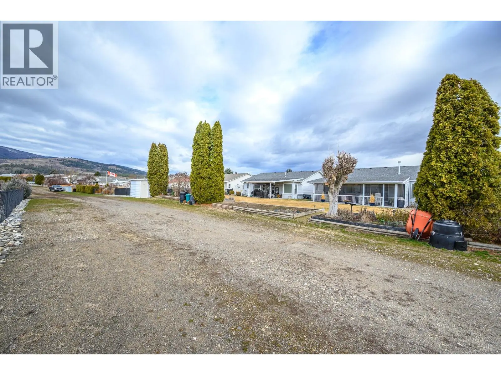833 8 Avenue. Vernon, British Columbia