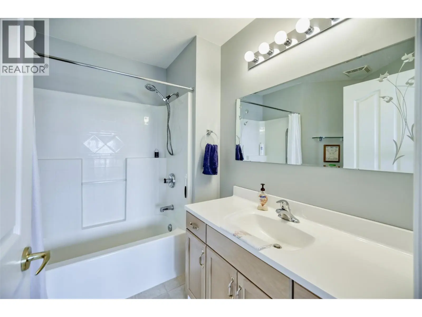 6805 Cottonwood Drive Unit# 408. Osoyoos, British Columbia