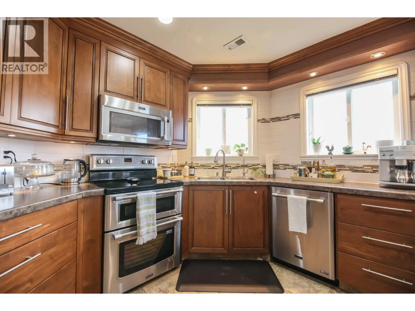 6805 Cottonwood Drive Unit# 400. Osoyoos, British Columbia