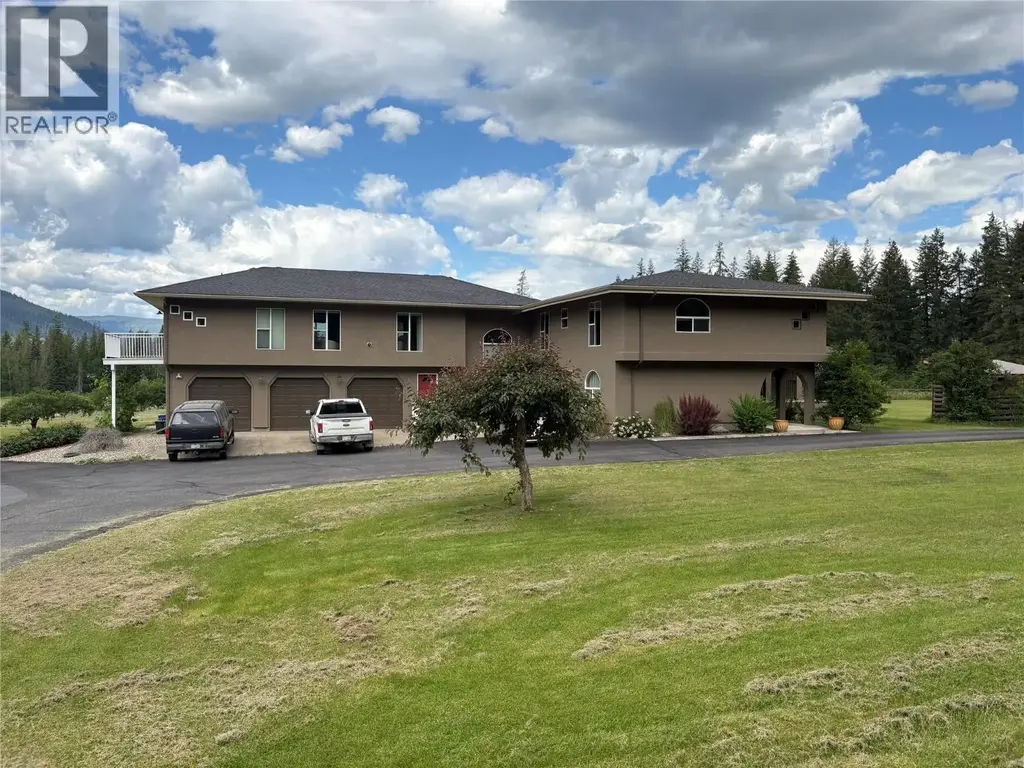 1851 70 Street Se, Salmon Arm