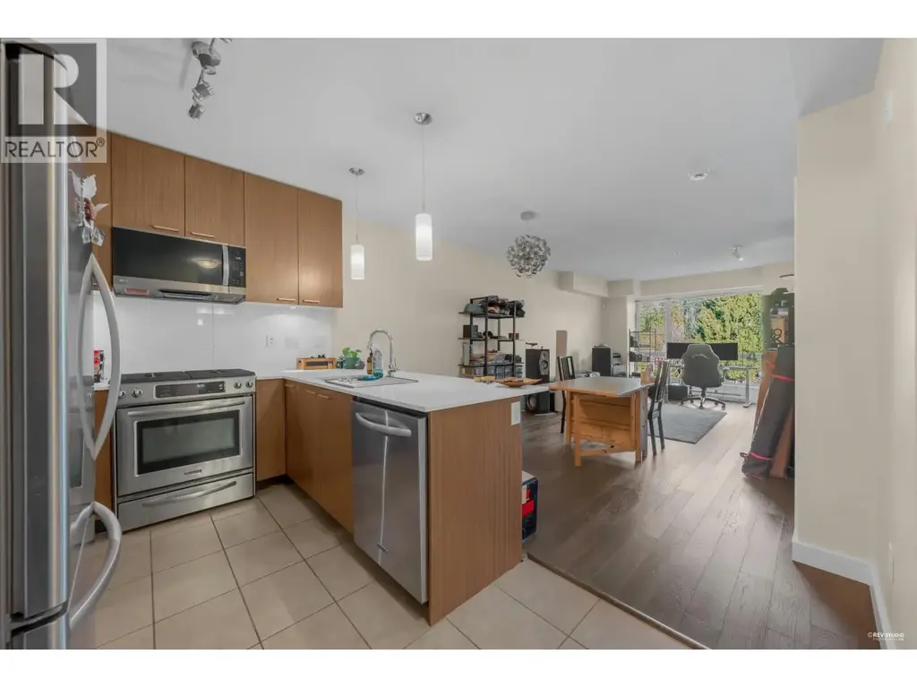 315 1330 Marine Drive, North Vancouver