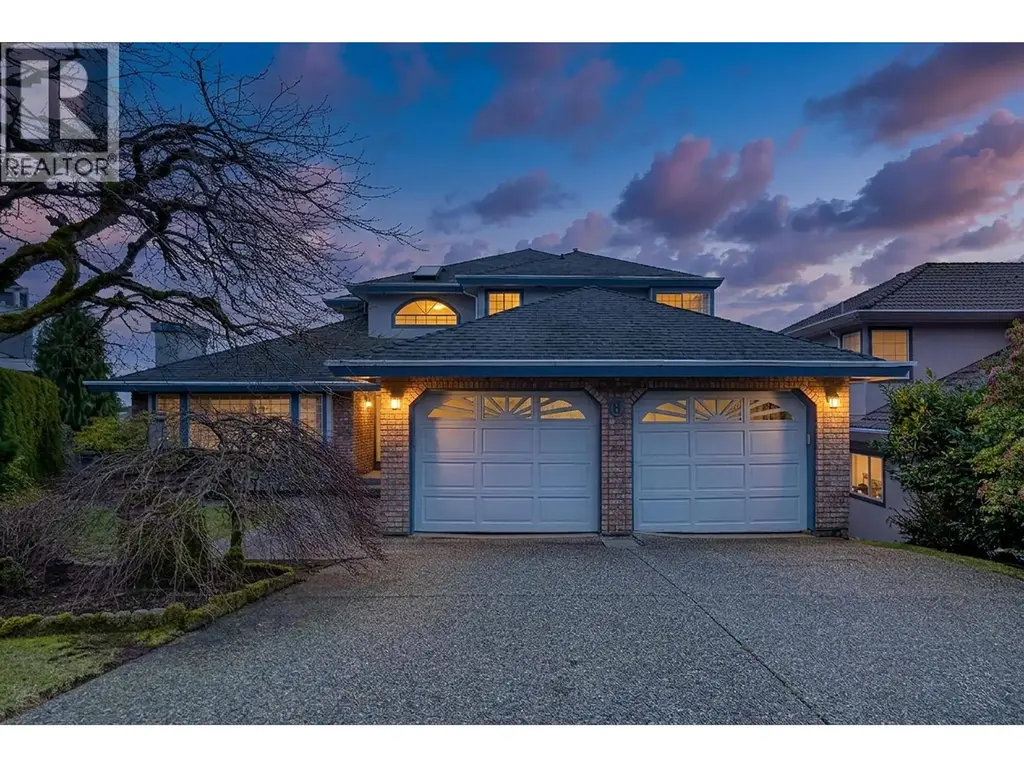 8 Greystone Place, Port Moody
