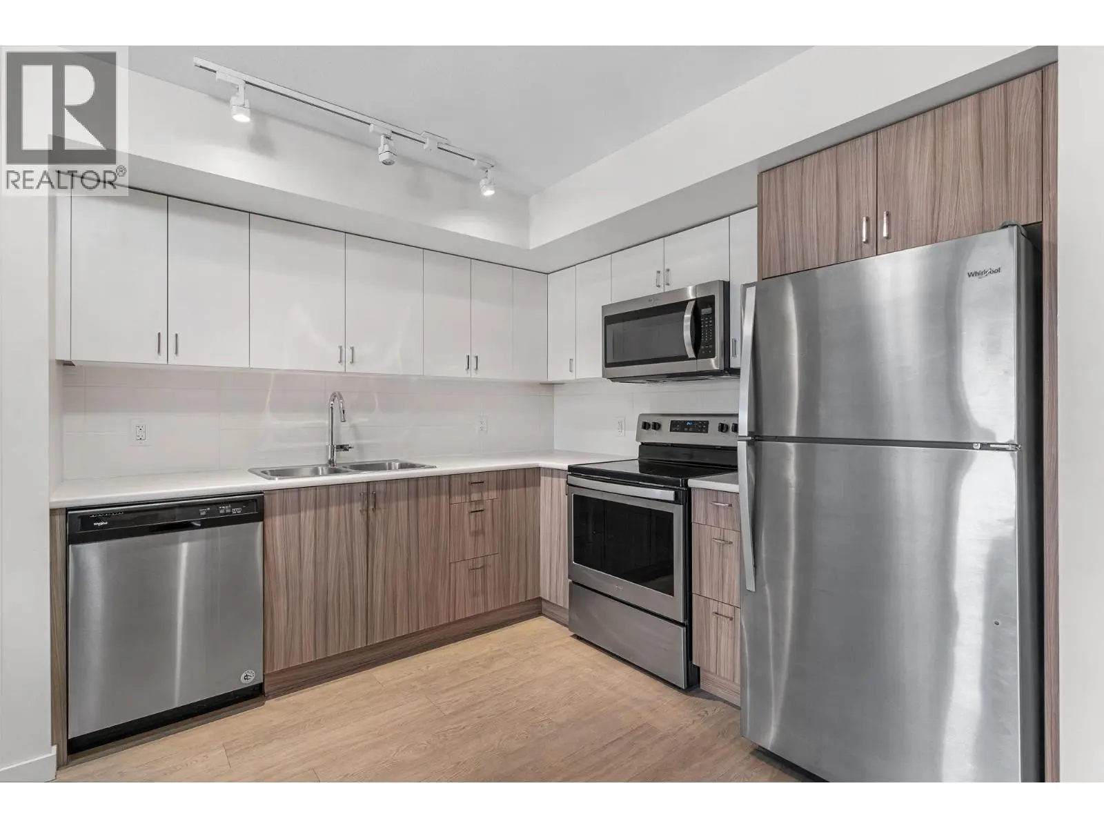 725 Academy Way Unit# 128. Kelowna, British Columbia