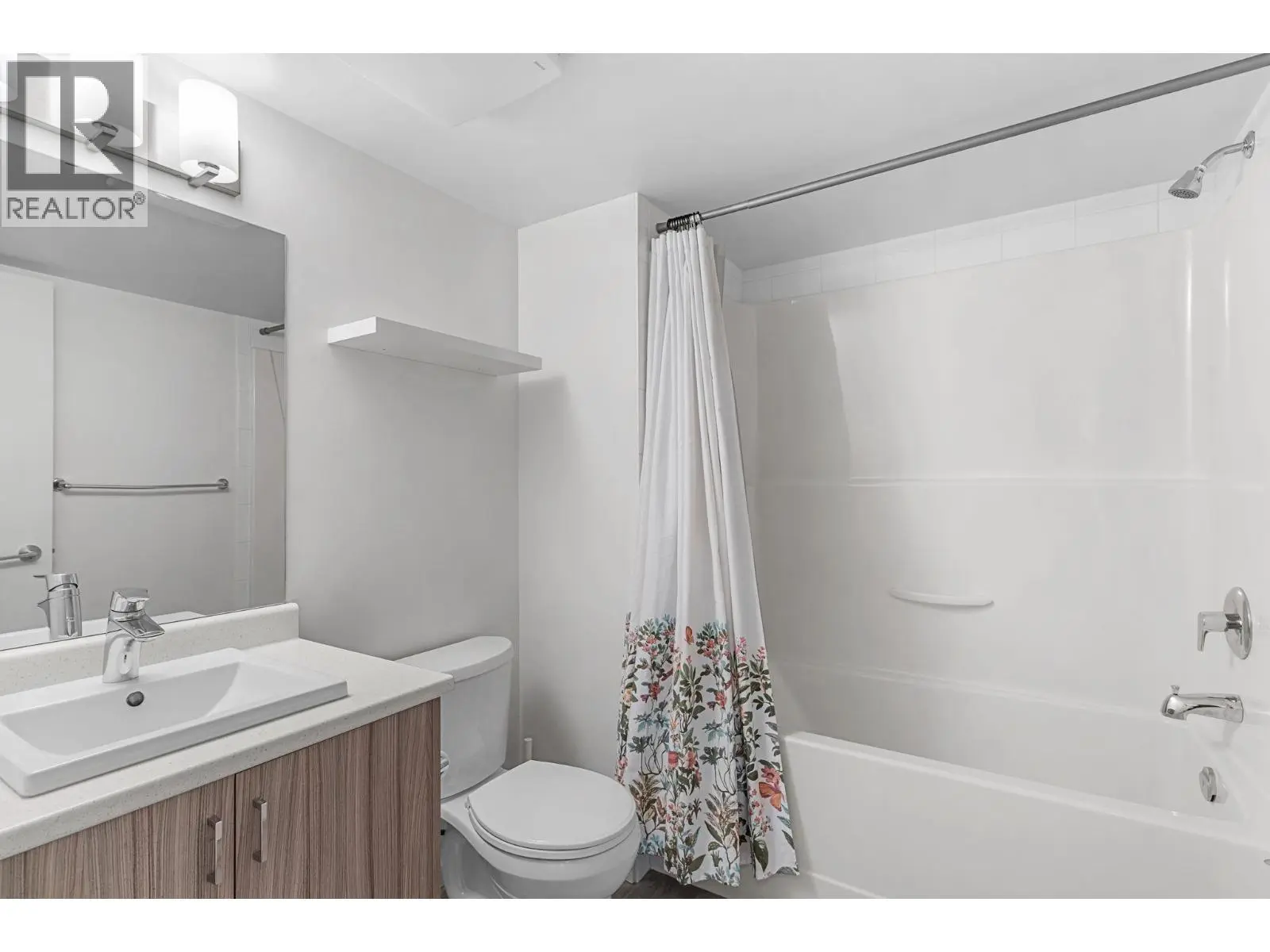 725 Academy Way Unit# 128. Kelowna, British Columbia