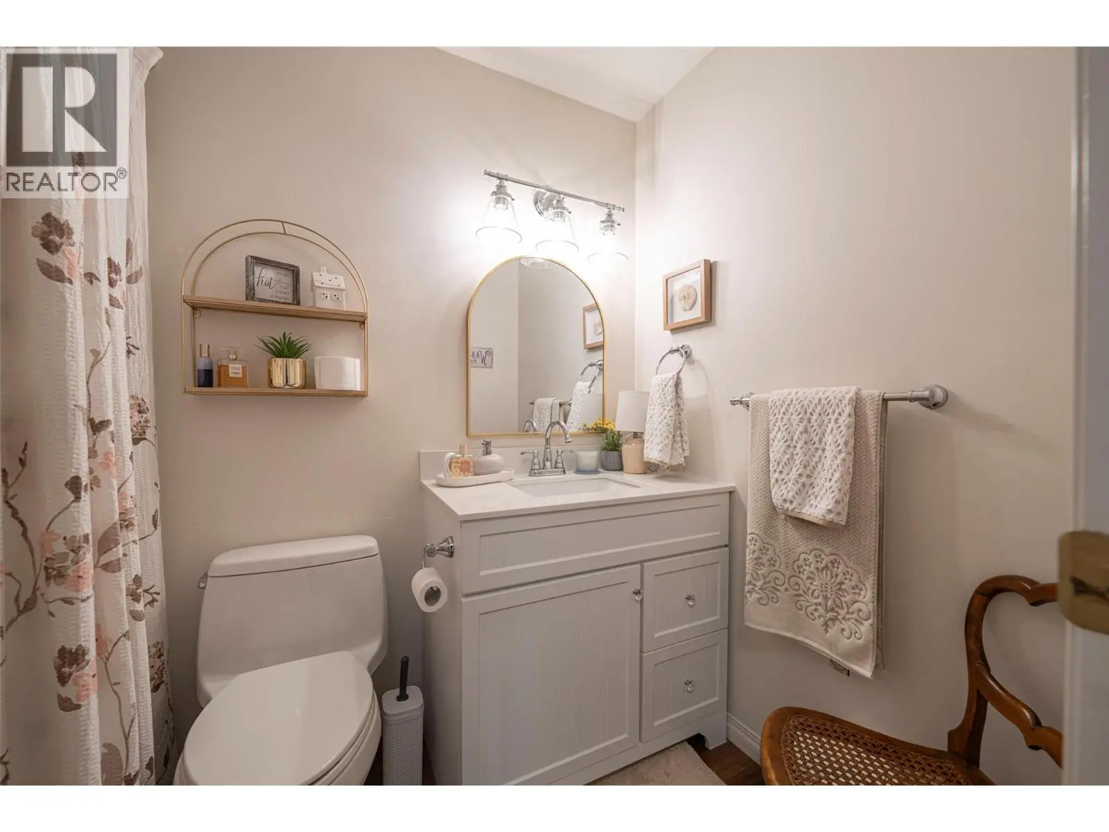 501 Kildonan Avenue Unit# 2. Enderby, British Columbia