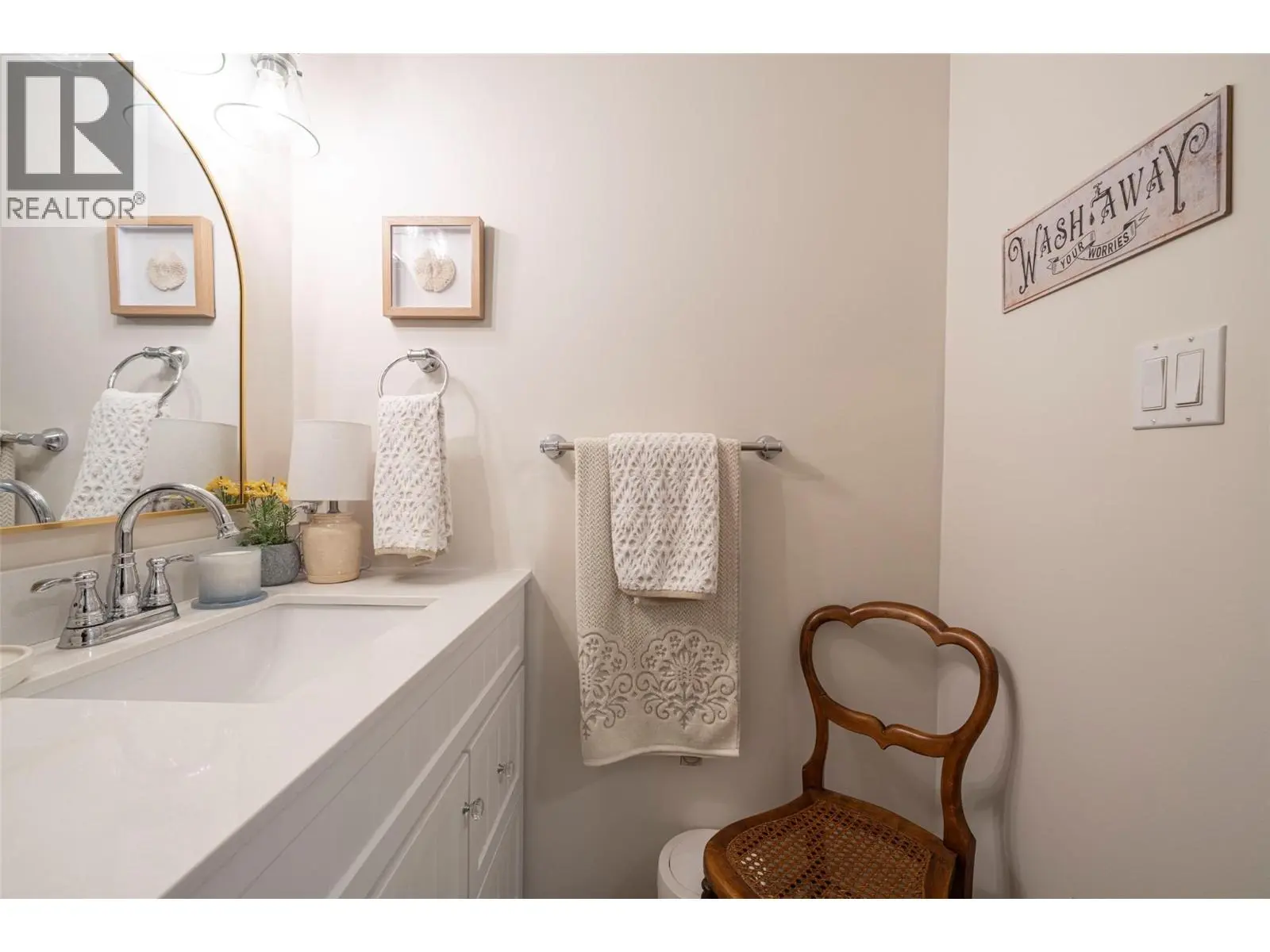 501 Kildonan Avenue Unit# 2. Enderby, British Columbia