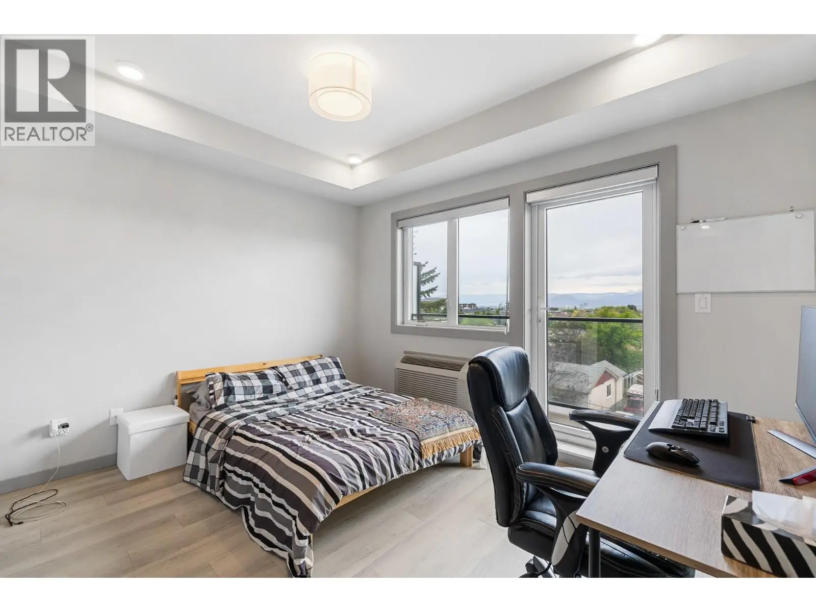 345 Dougall Road Unit# Ph9. Kelowna, British Columbia