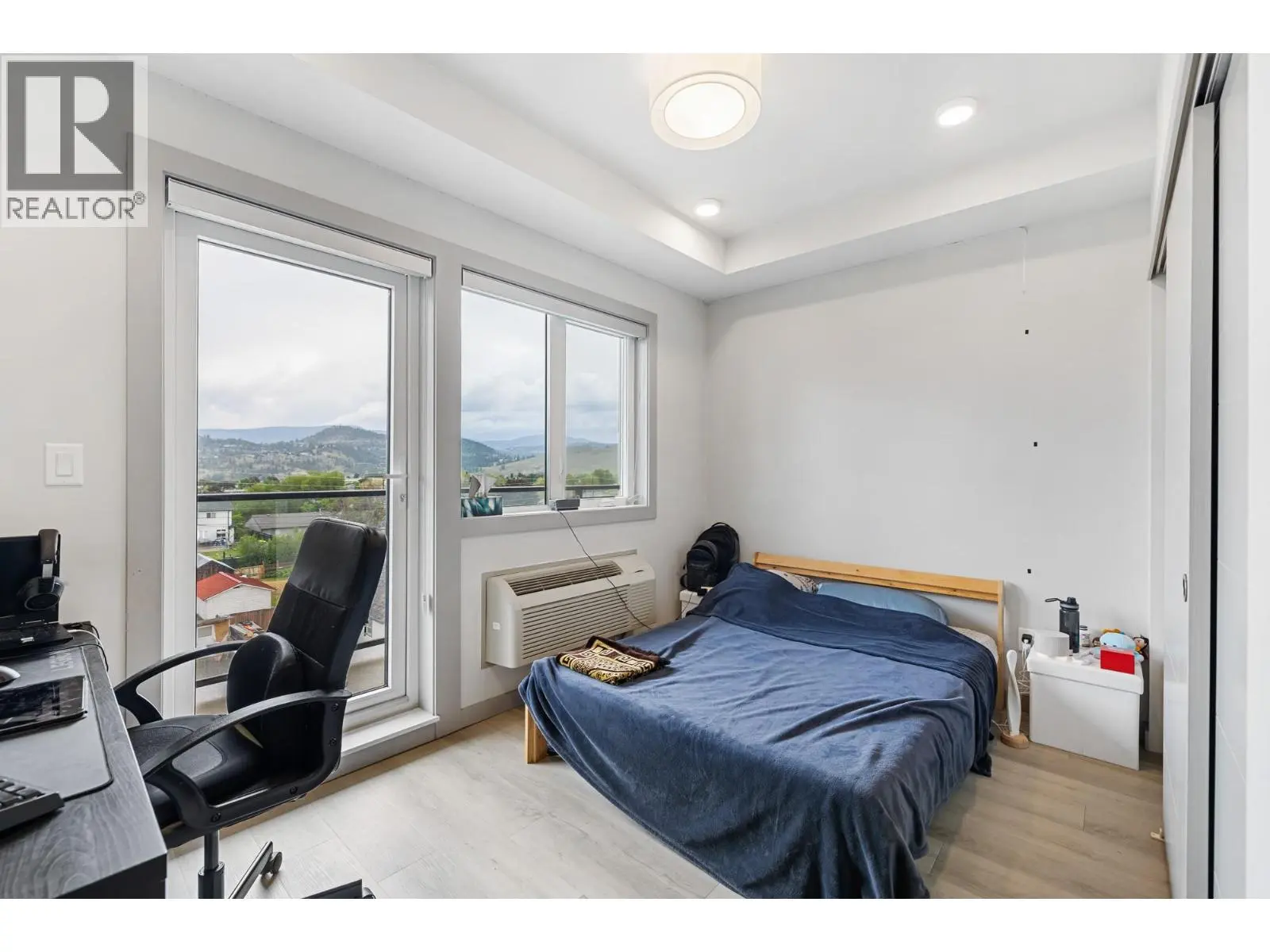 345 Dougall Road Unit# Ph9. Kelowna, British Columbia