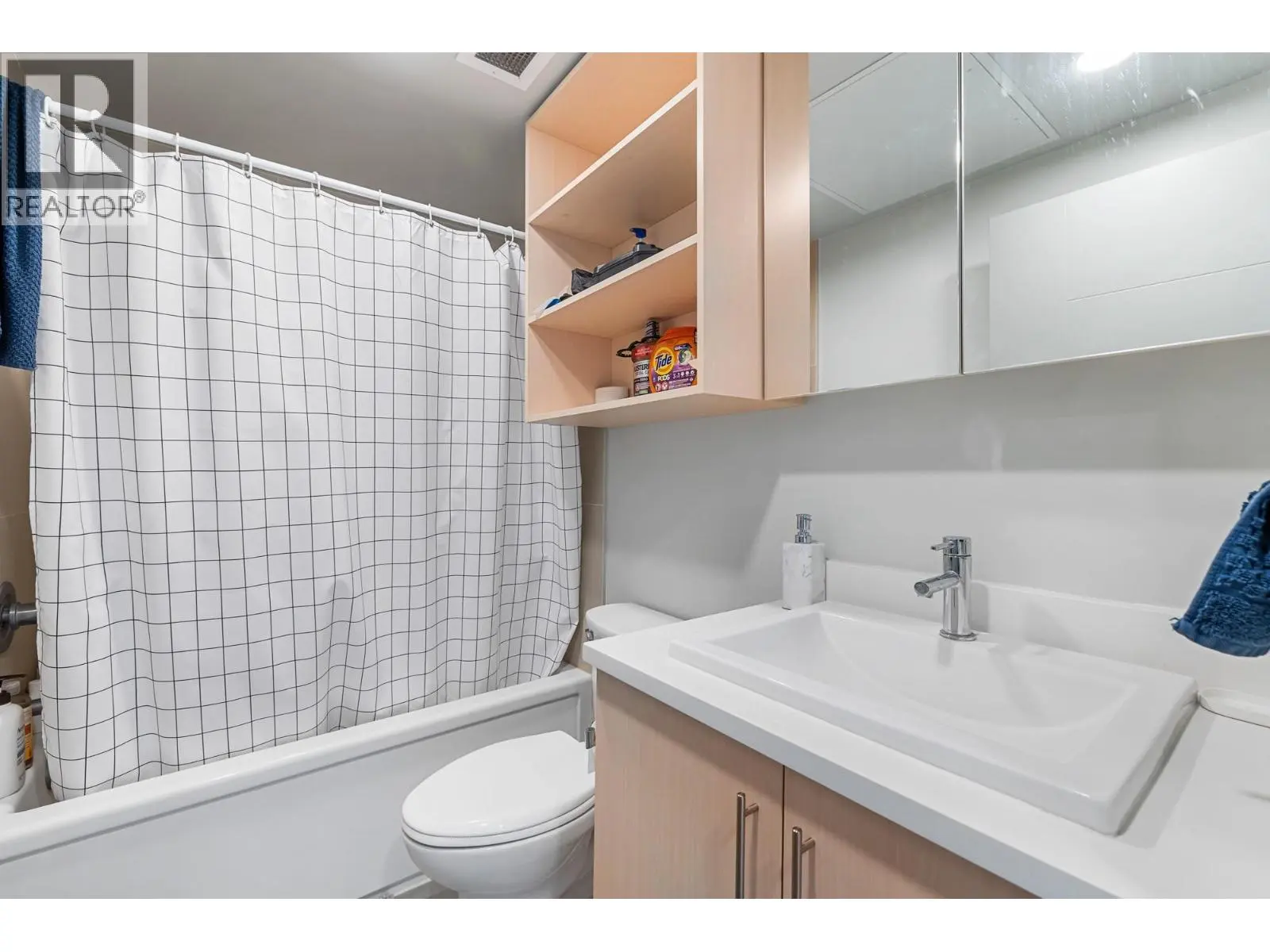 345 Dougall Road Unit# Ph9. Kelowna, British Columbia