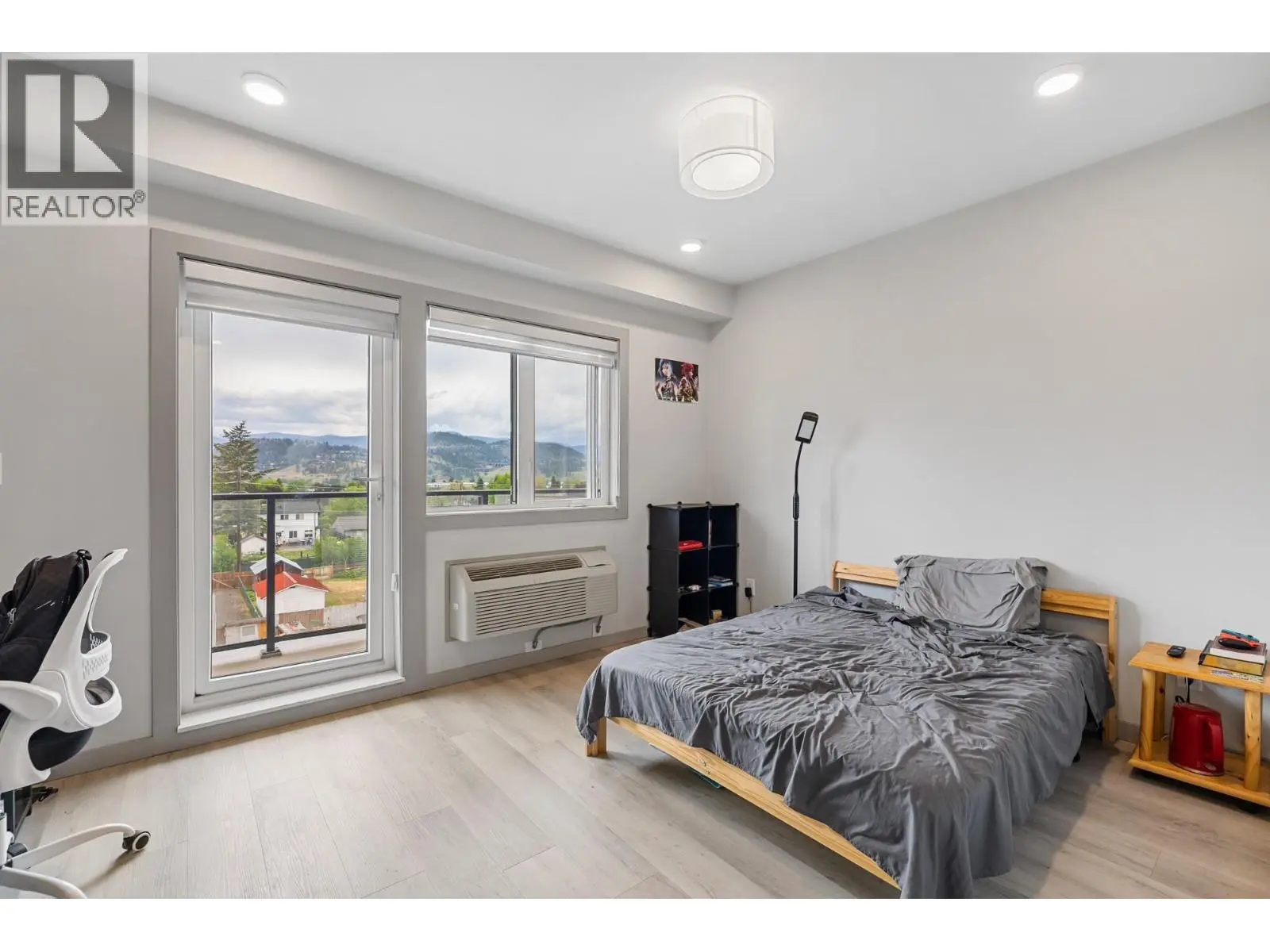 345 Dougall Road Unit# Ph9. Kelowna, British Columbia
