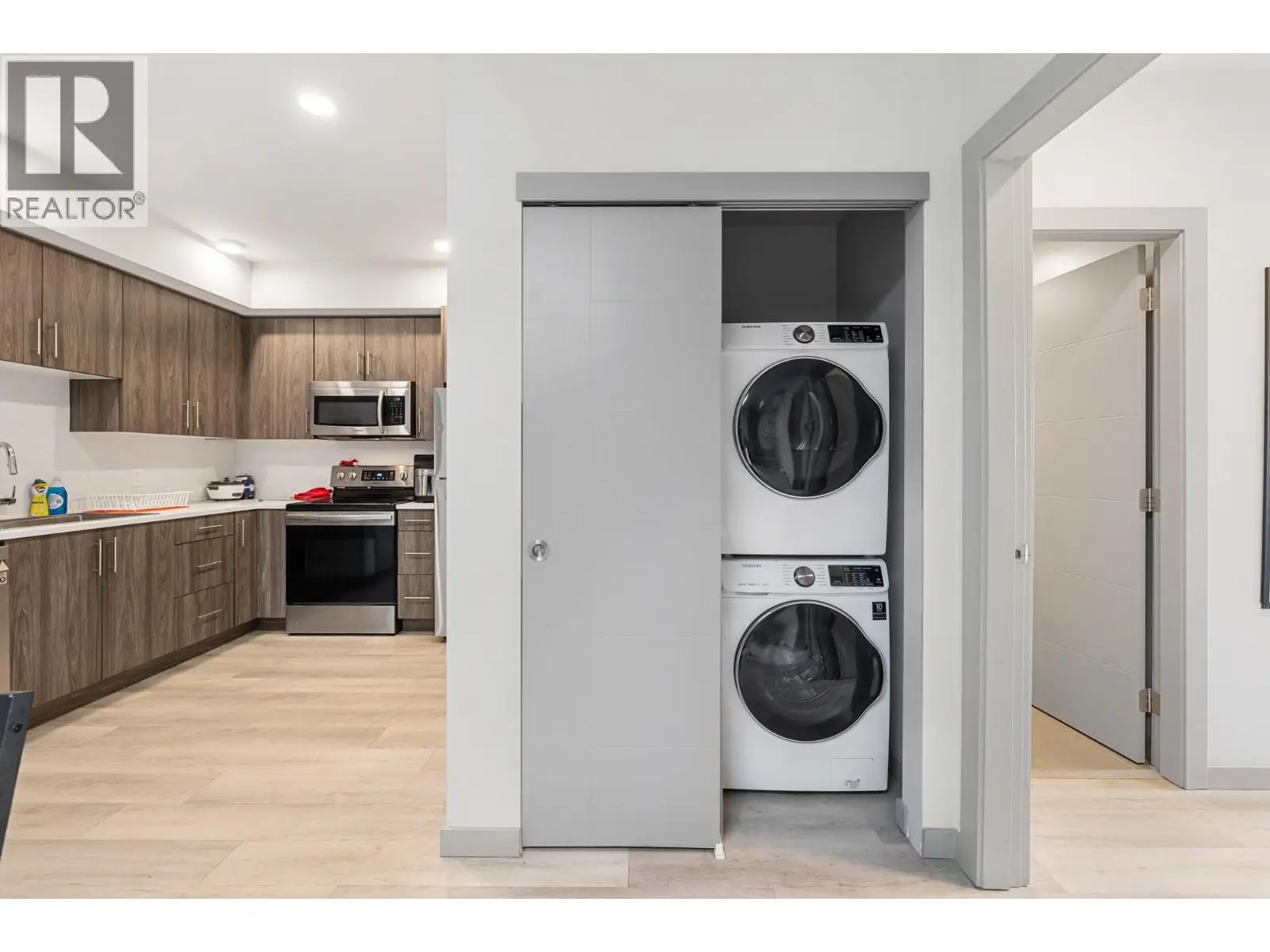 345 Dougall Road Unit# Ph9. Kelowna, British Columbia