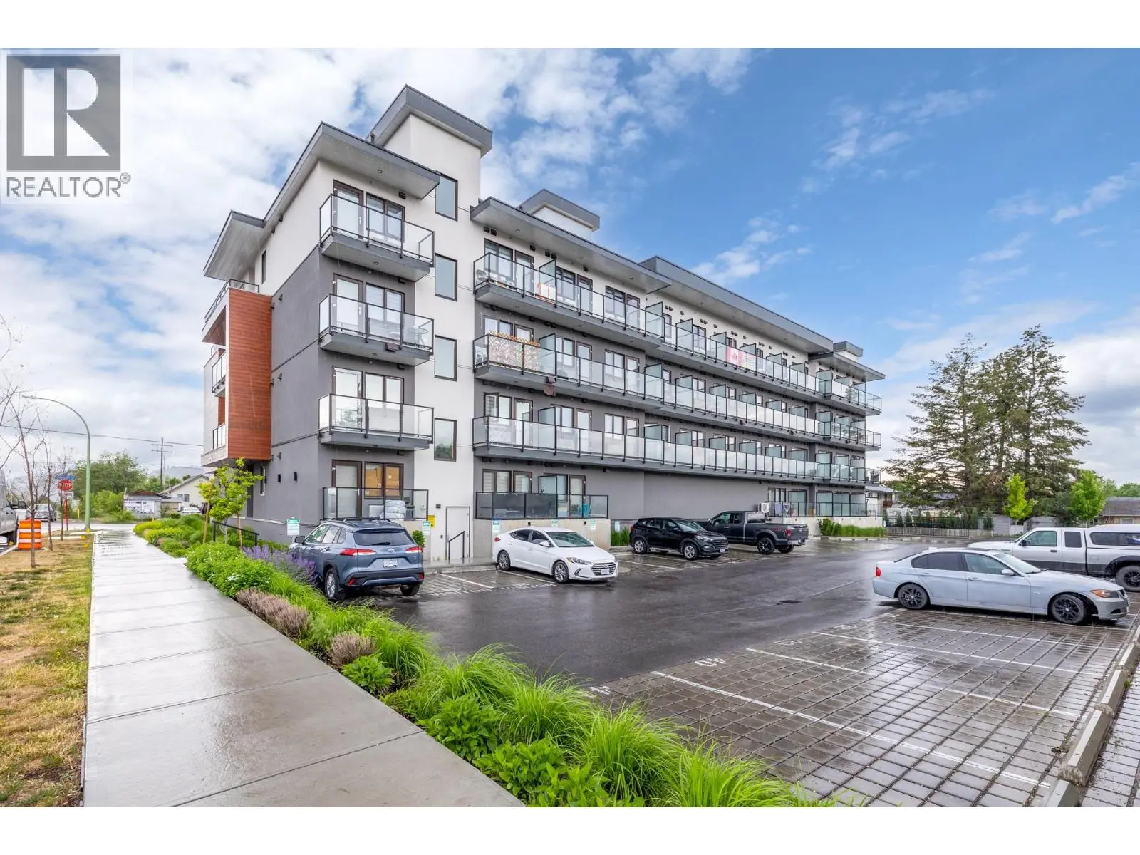 345 Dougall Road Unit# Ph9. Kelowna, British Columbia