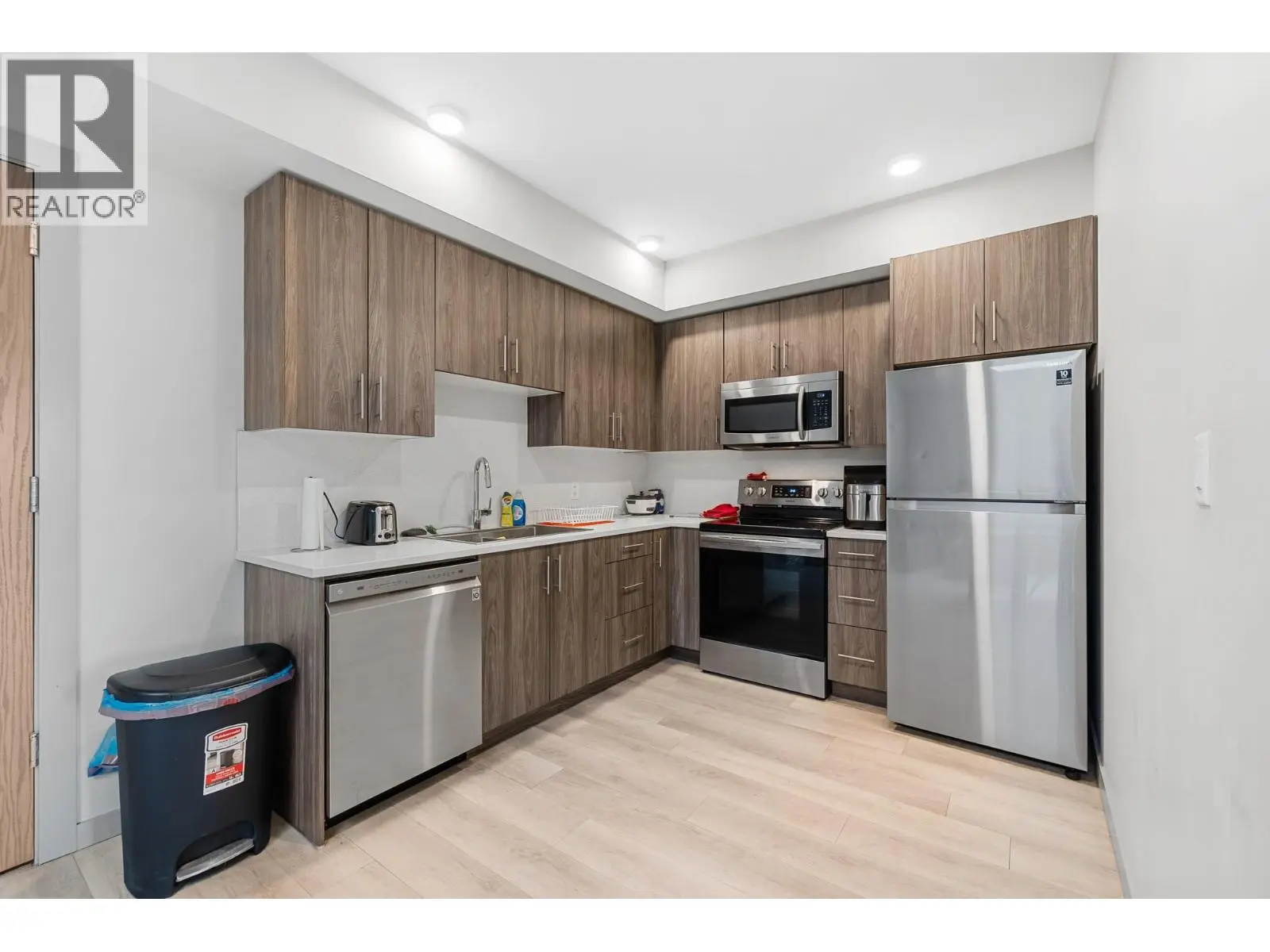 345 Dougall Road Unit# Ph9. Kelowna, British Columbia