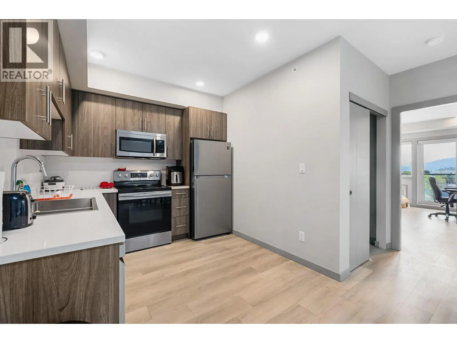 345 Dougall Road Unit# Ph9. Kelowna, British Columbia