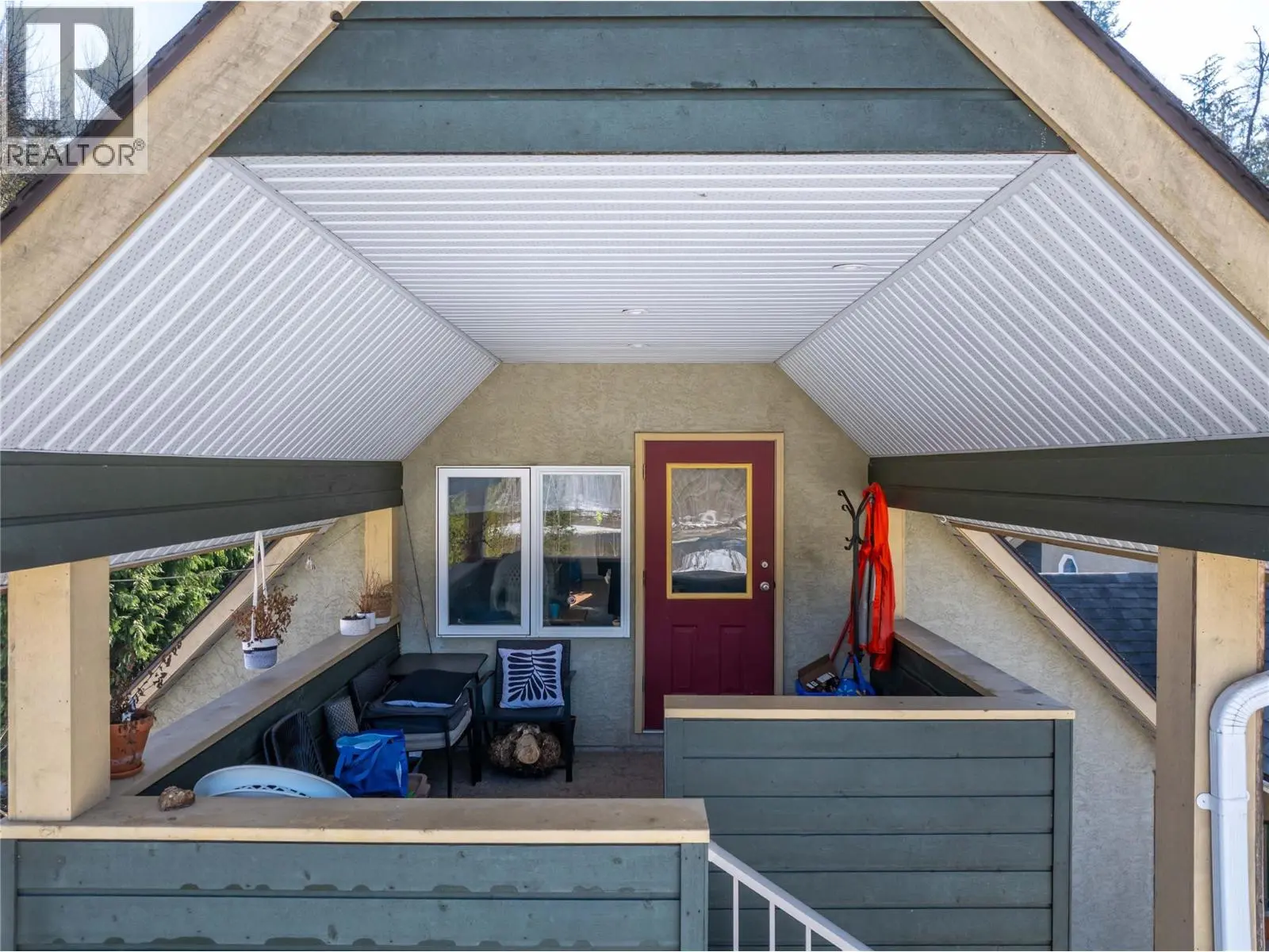 1820 Illecillewaet Road. Revelstoke, British Columbia