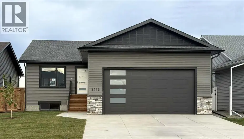 3442 Victory Way, Olds