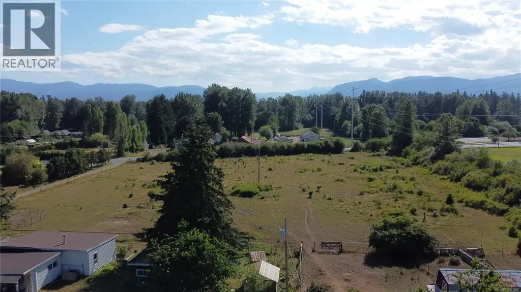 4766 Headquarters Rd, Courtenay