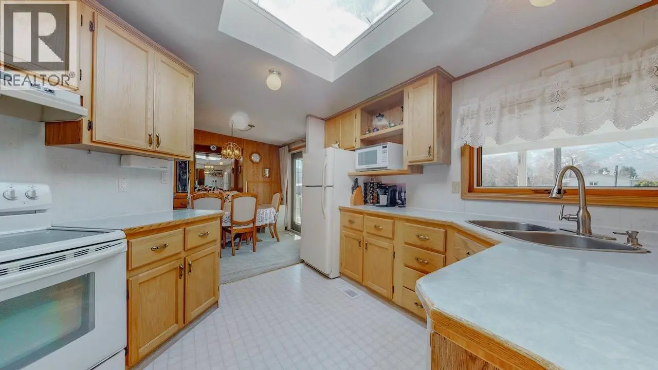 129 Walnut Place. Oliver, British Columbia