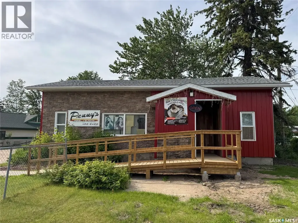 516 La Ronge Avenue, La Ronge