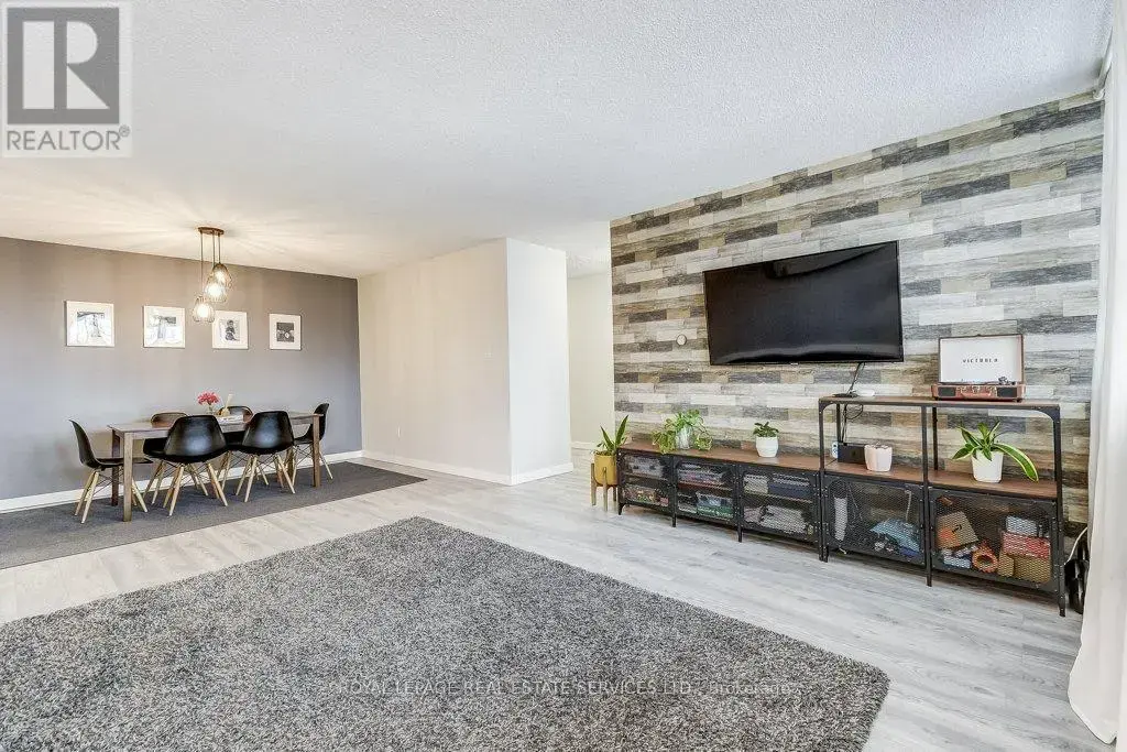 601 - 212 Kerr Street, Oakville (CO Central)