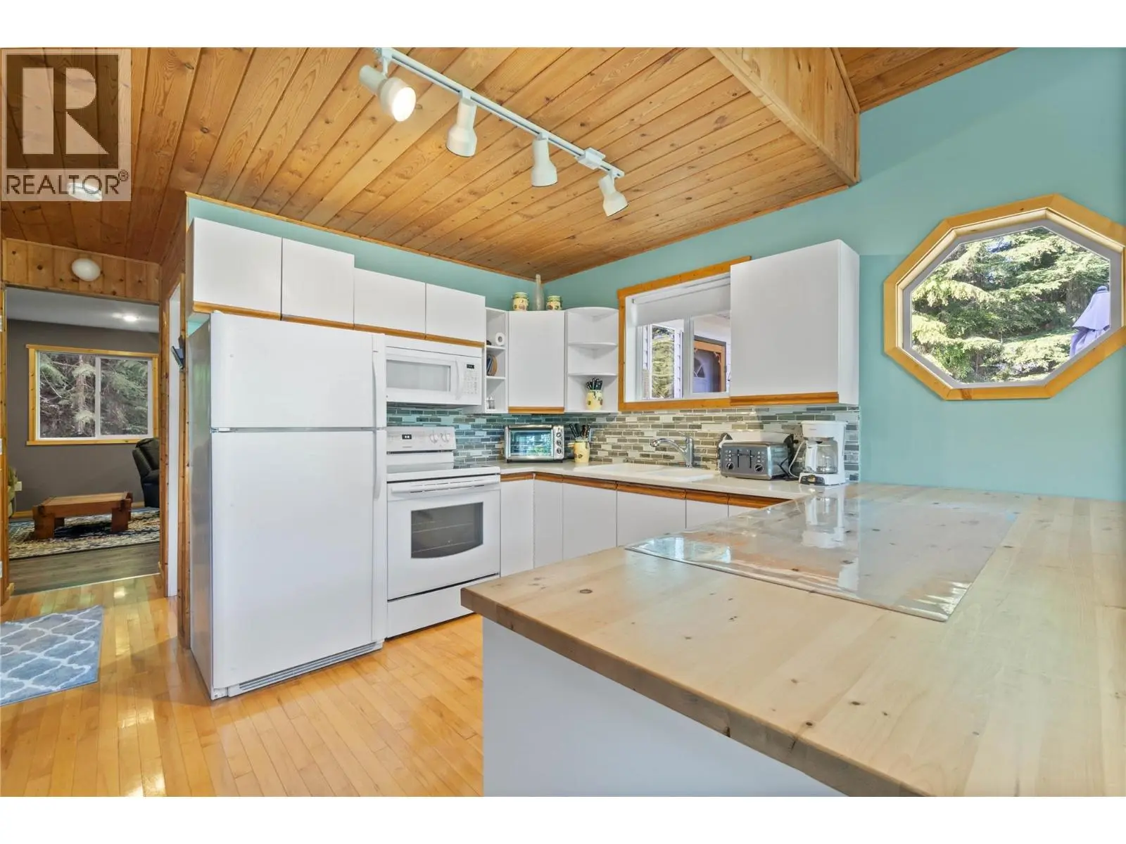 6300 Armstrong Road Unit# 36. Eagle Bay, British Columbia