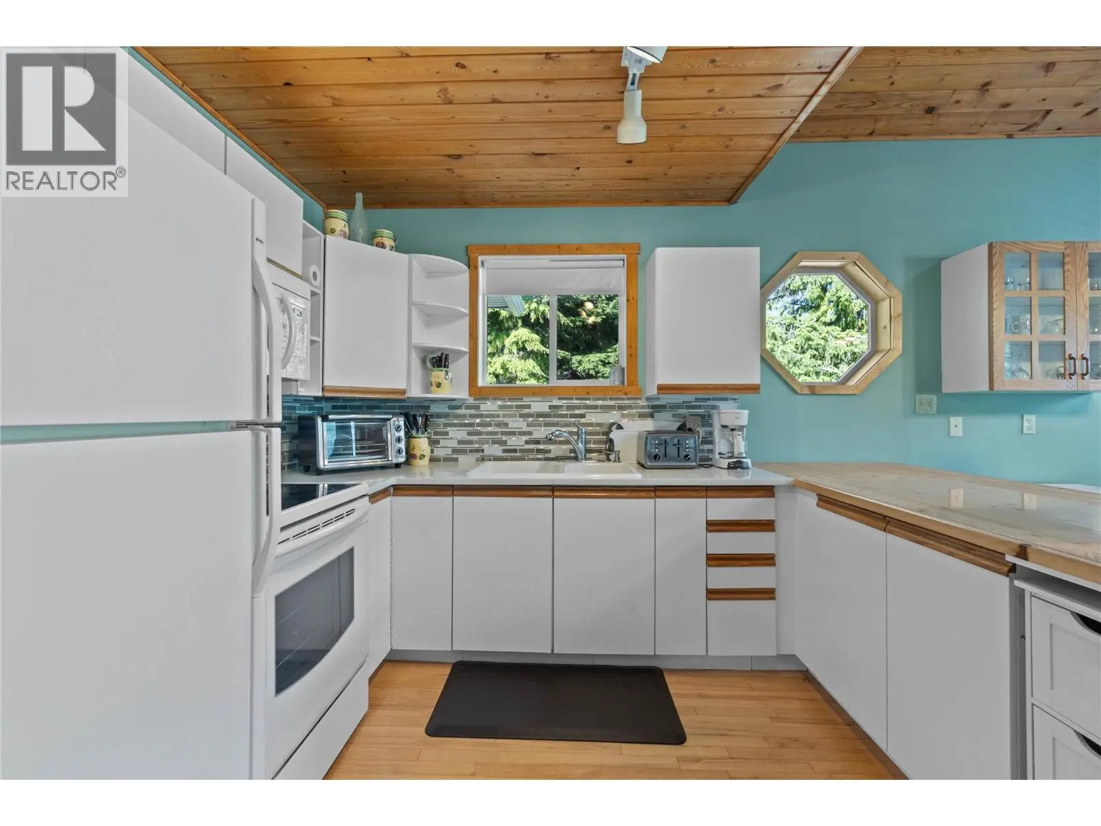 6300 Armstrong Road Unit# 36. Eagle Bay, British Columbia