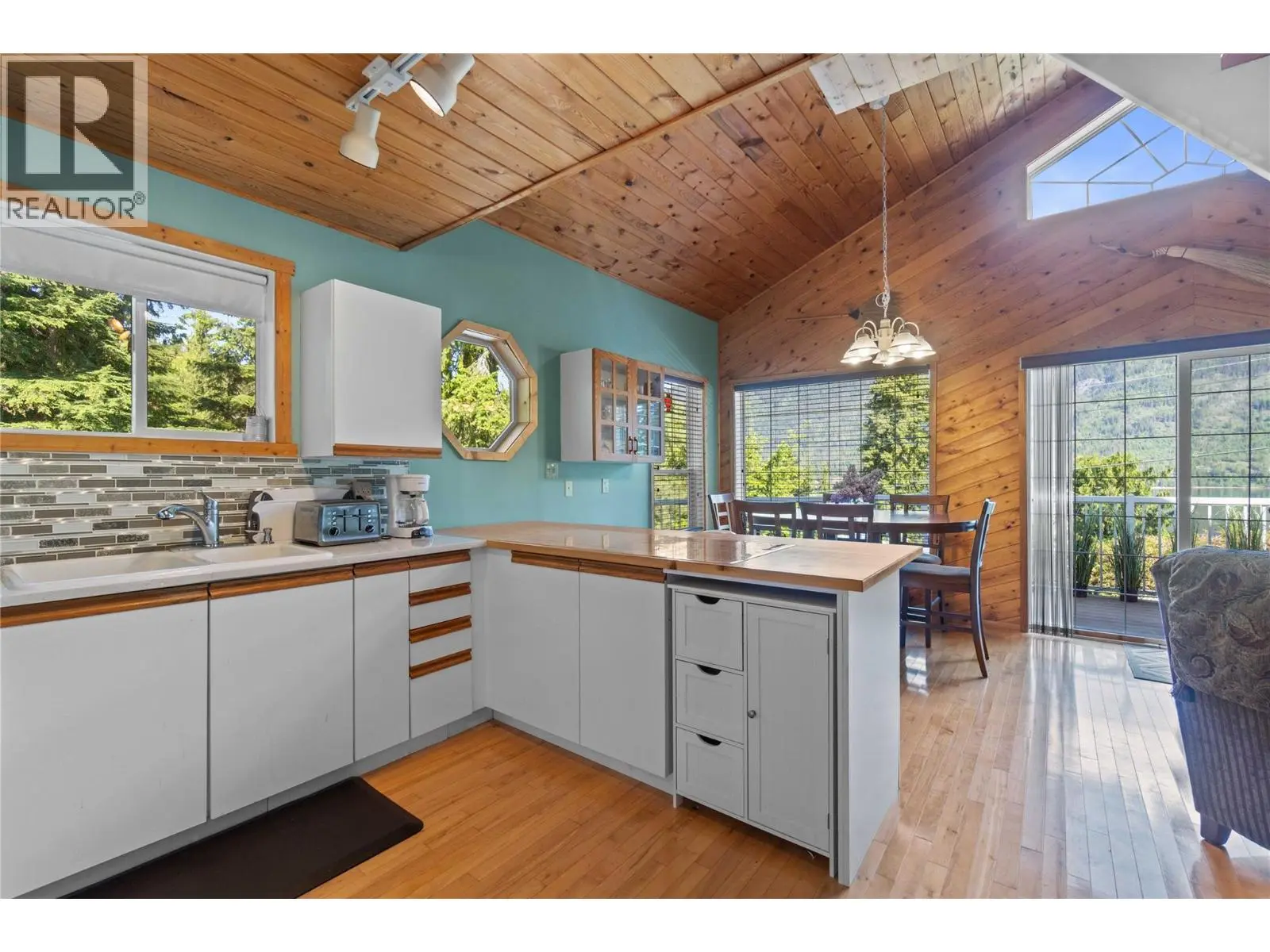6300 Armstrong Road Unit# 36. Eagle Bay, British Columbia