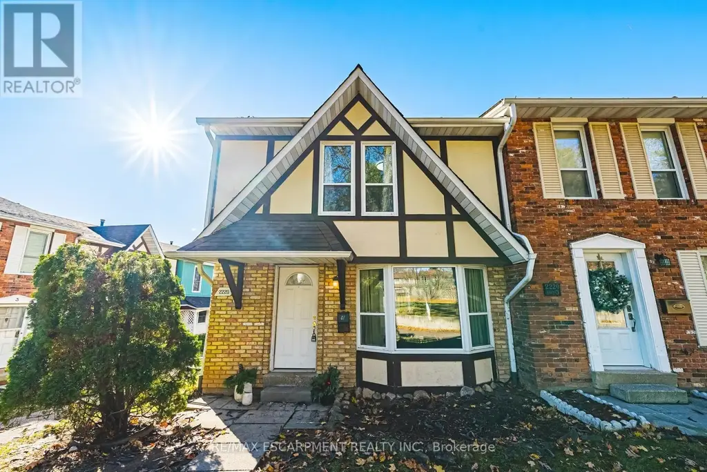 4 - 2220 Upper Middle Road, Burlington (Brant Hills)