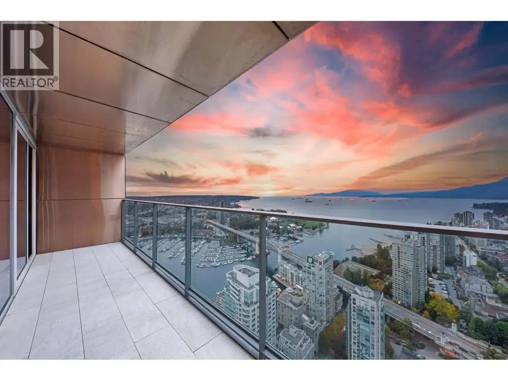 5702 1480 Howe Street, Vancouver